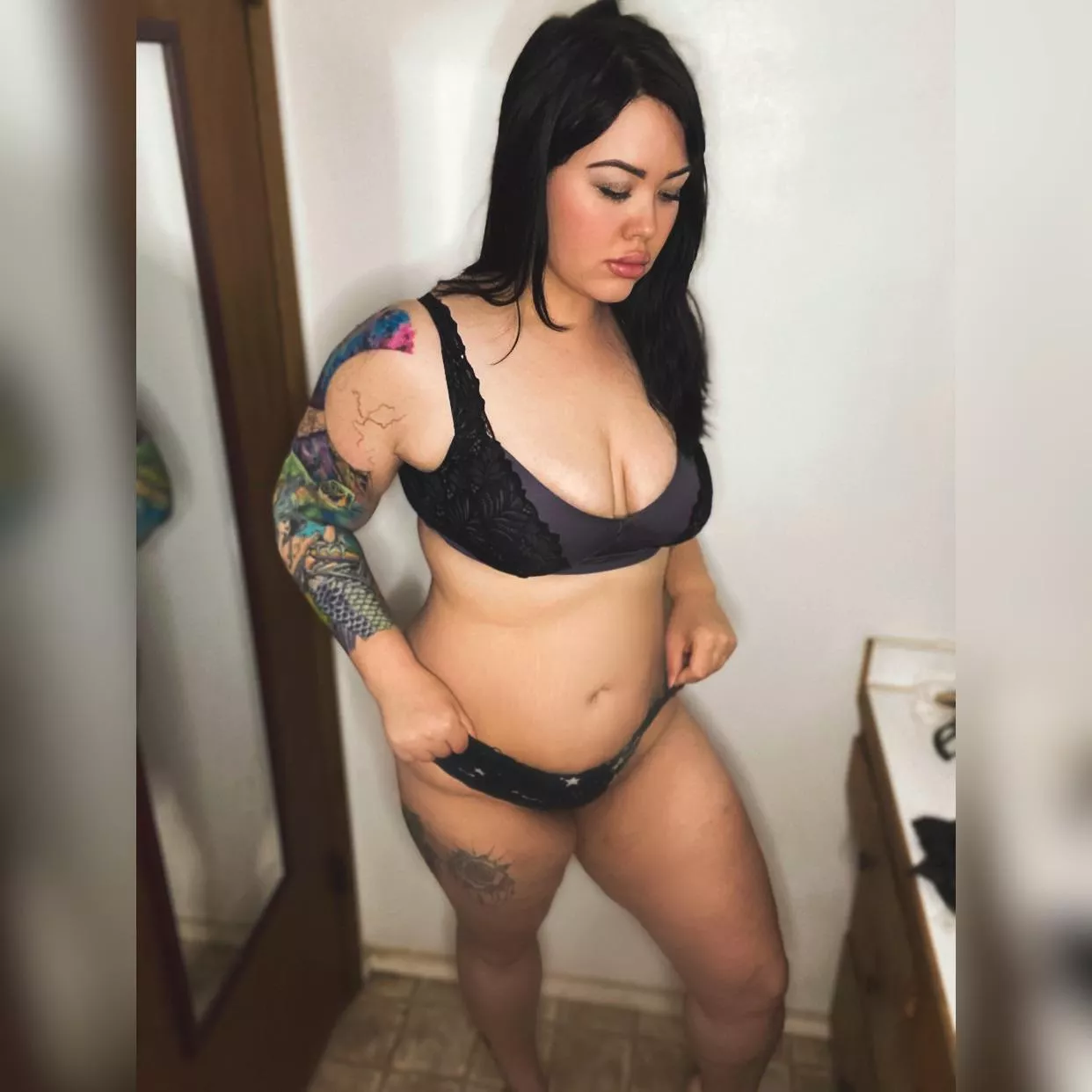 Thick alt mom,gfe, no ppv, requests included with subscription, daily uncensored content,dick rates, weekly sextapes, squirting, joi, BG content,solo content, cosplay. Link below! ðŸ–¤ðŸ’¦