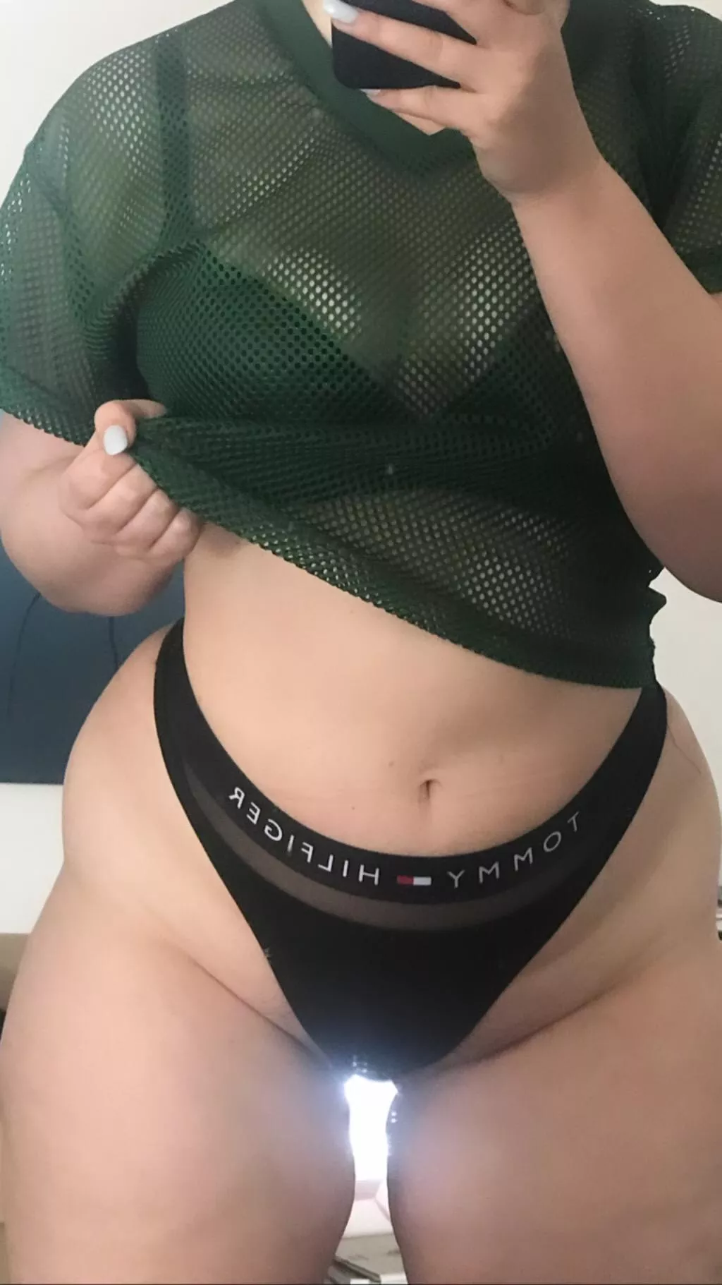 Thick thighs and hip dips, whatâ€™s better?