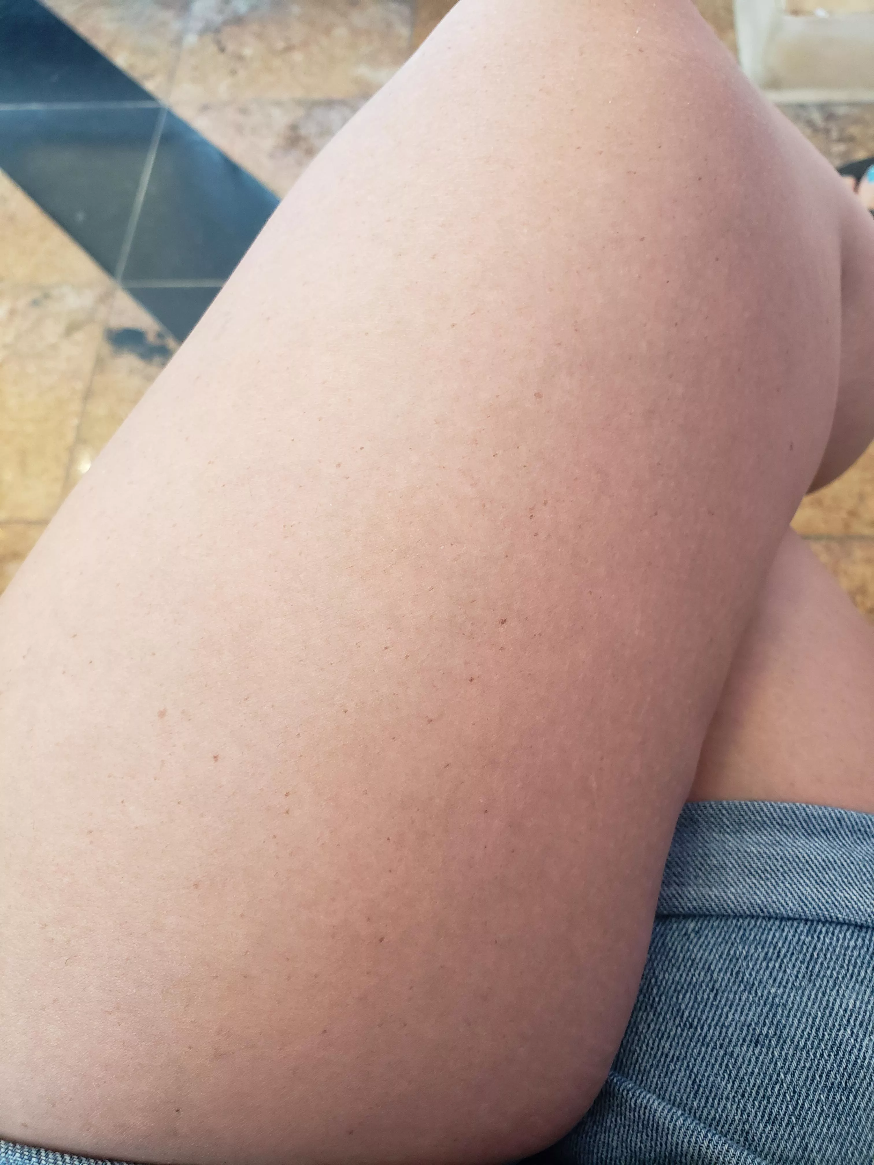 Thigh freckles just begging to be creamed all over.