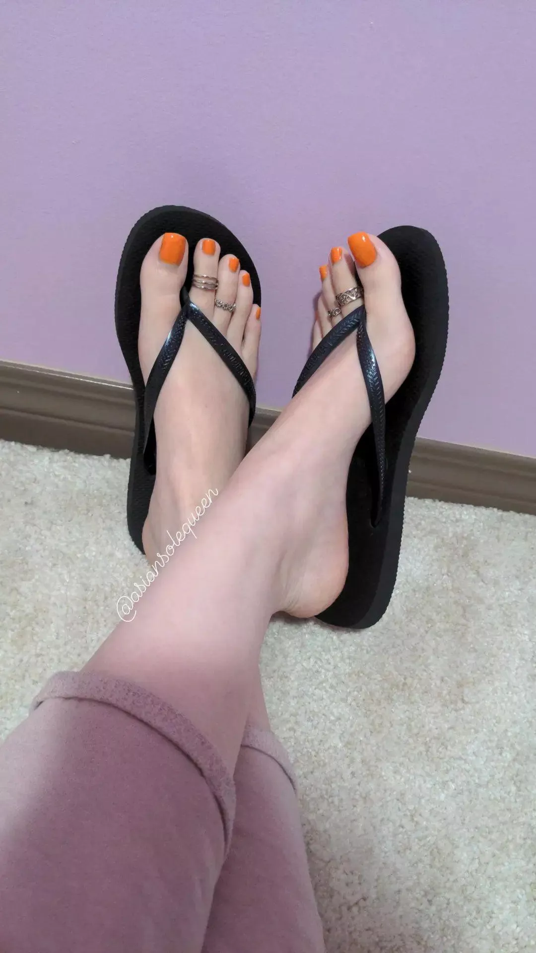 Think you can get through No Nut November while looking at these feet? ðŸ˜ˆ