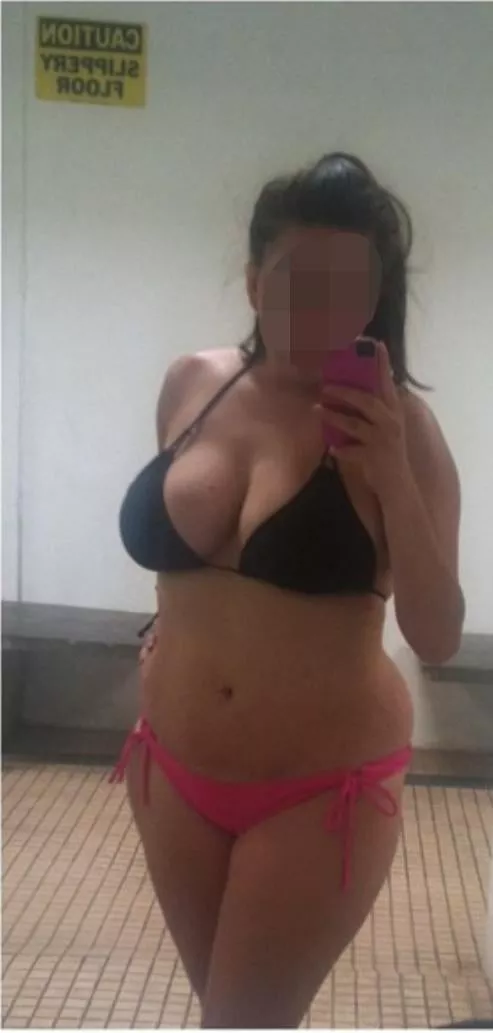 This 31yo milf latinas tits are barely hanging on. Anyone care to help?