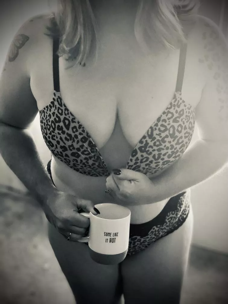 This hot coffee brings out the animal in me! ☕️💋