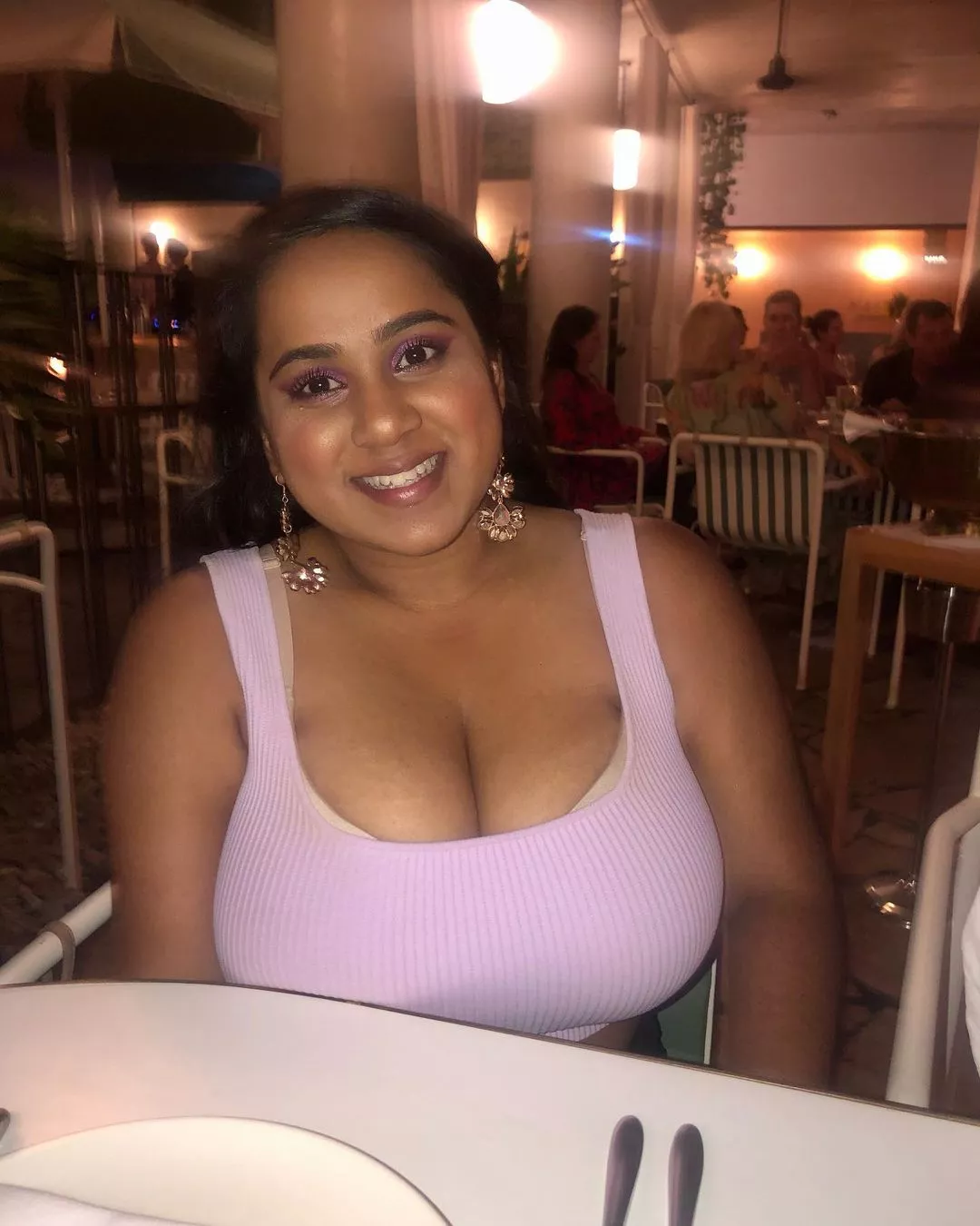 This is one busty Indian chick