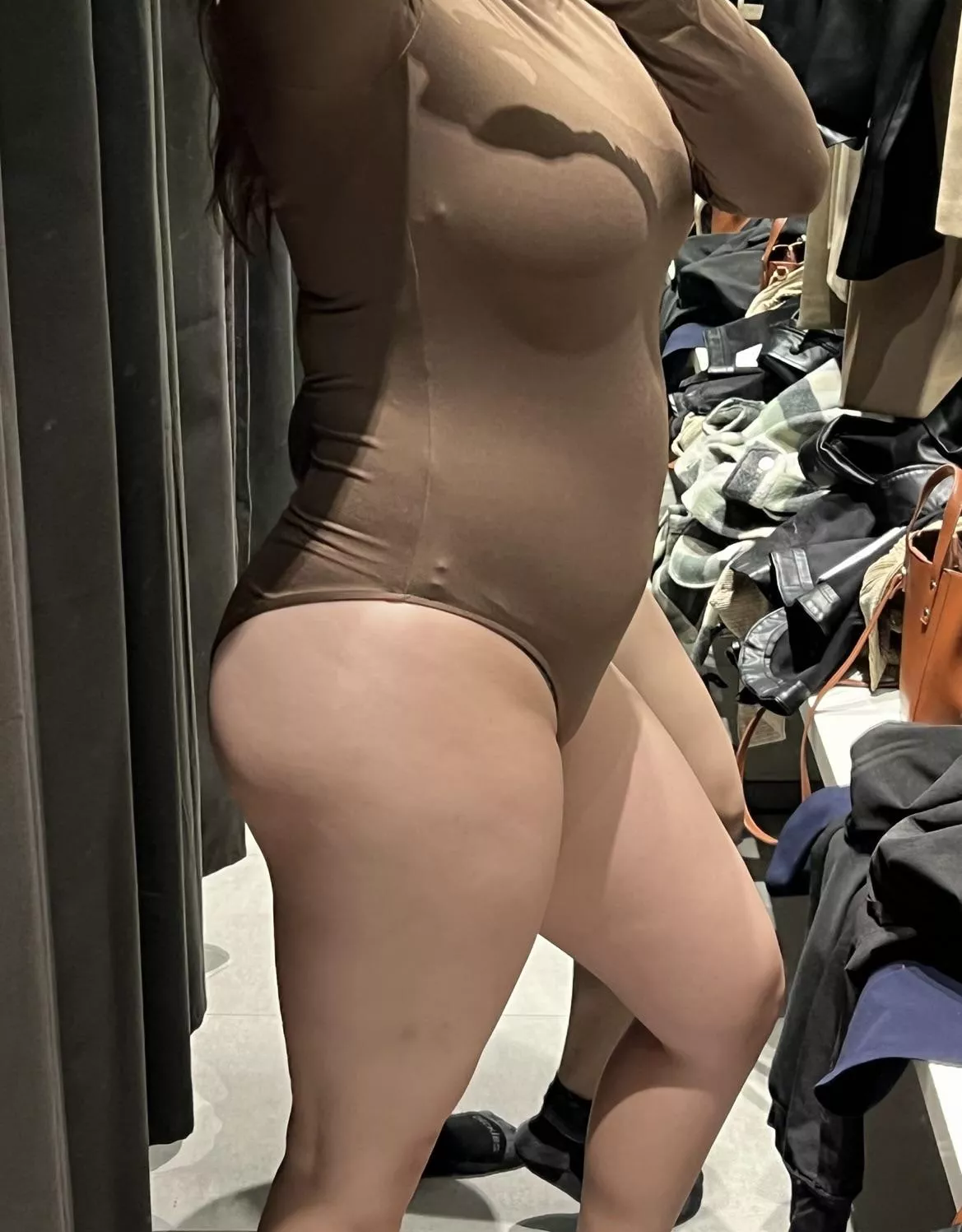 This piggy is bursting in the fitting room ðŸ˜©