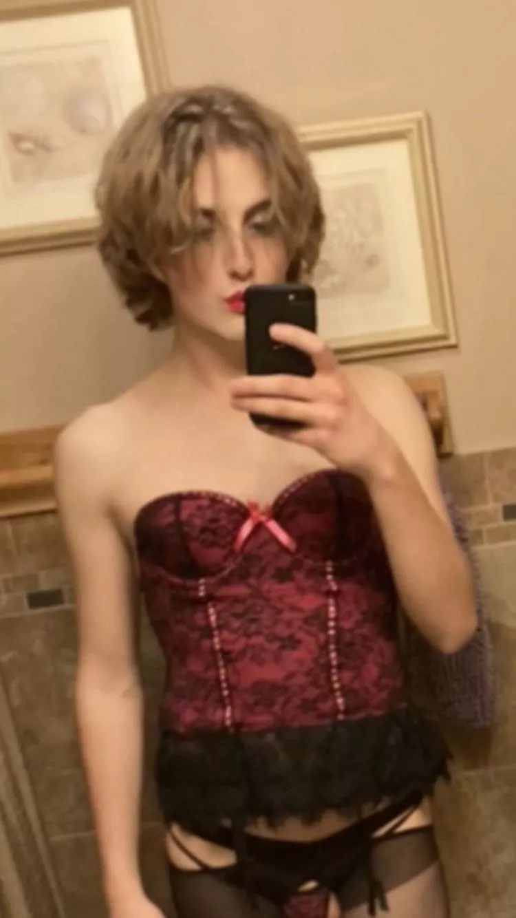 This post got removed from r/crossdressing, so this is take 2!ðŸ˜‚ Iâ€™m Chloe, new to this sub lmk what you think! â¤ï¸â¤ï¸