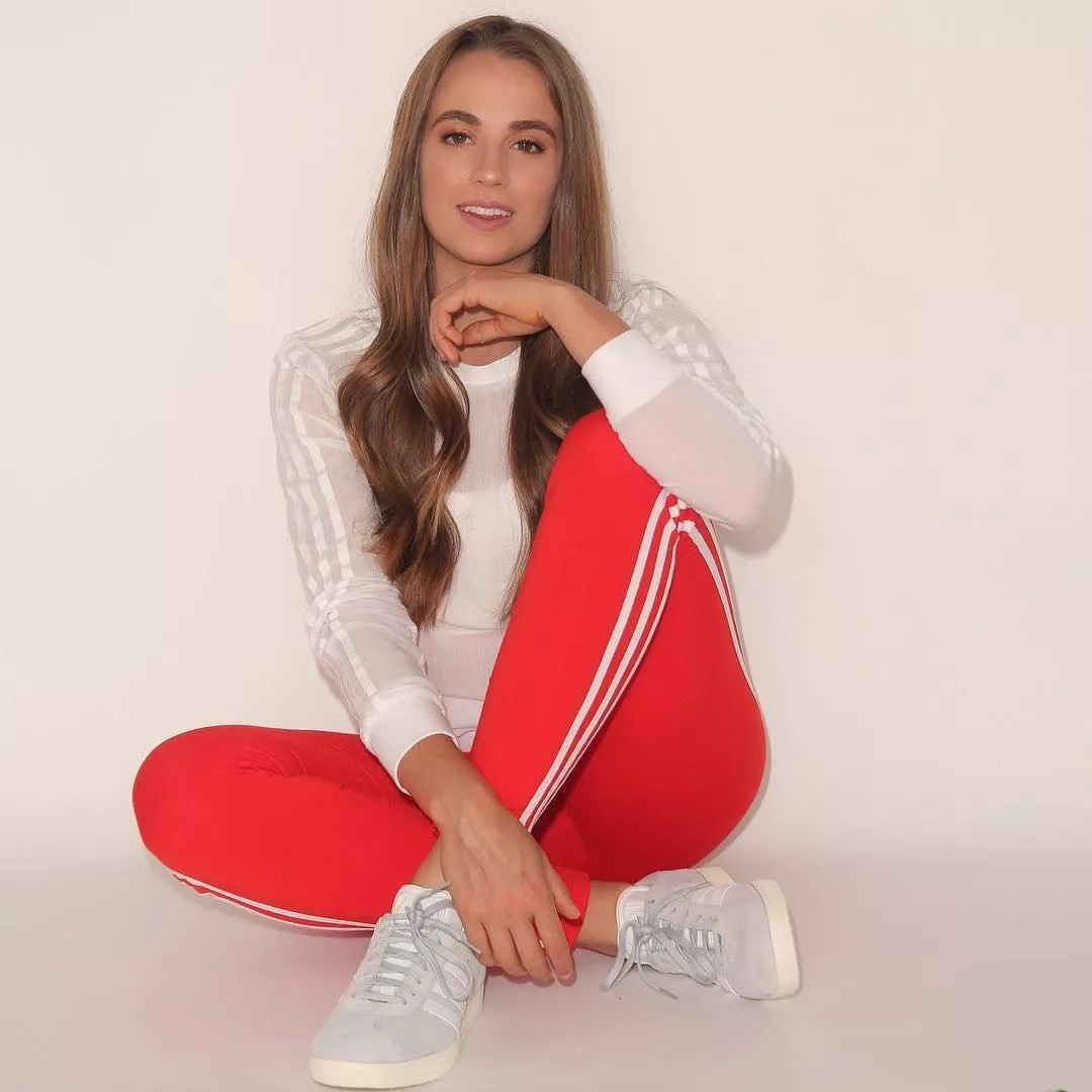 Three stripes girl