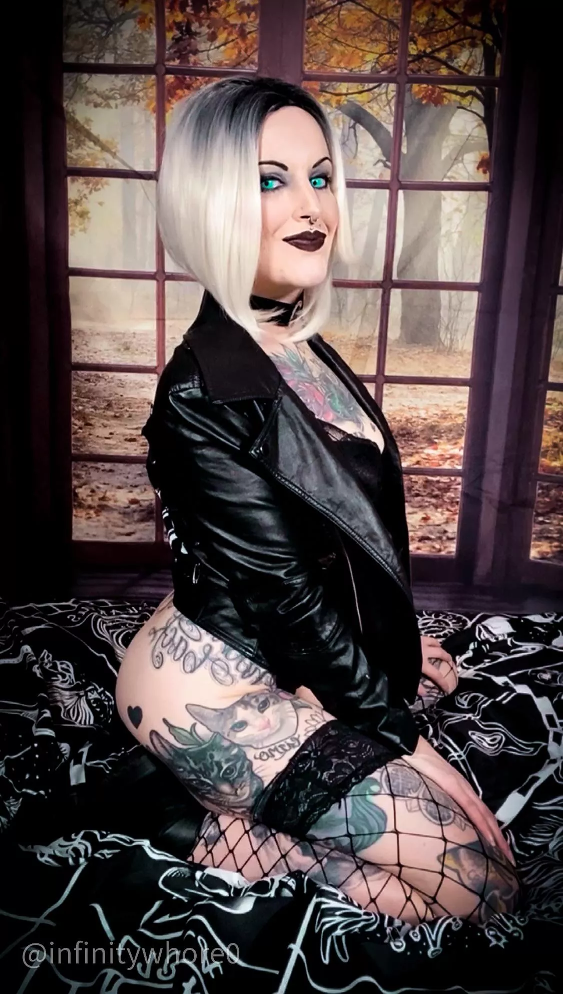 Tiffany Valentine Ray from The Bride of Chucky cosplay by InfinityWhore ðŸ–¤