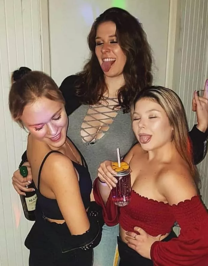 Tits and tongues