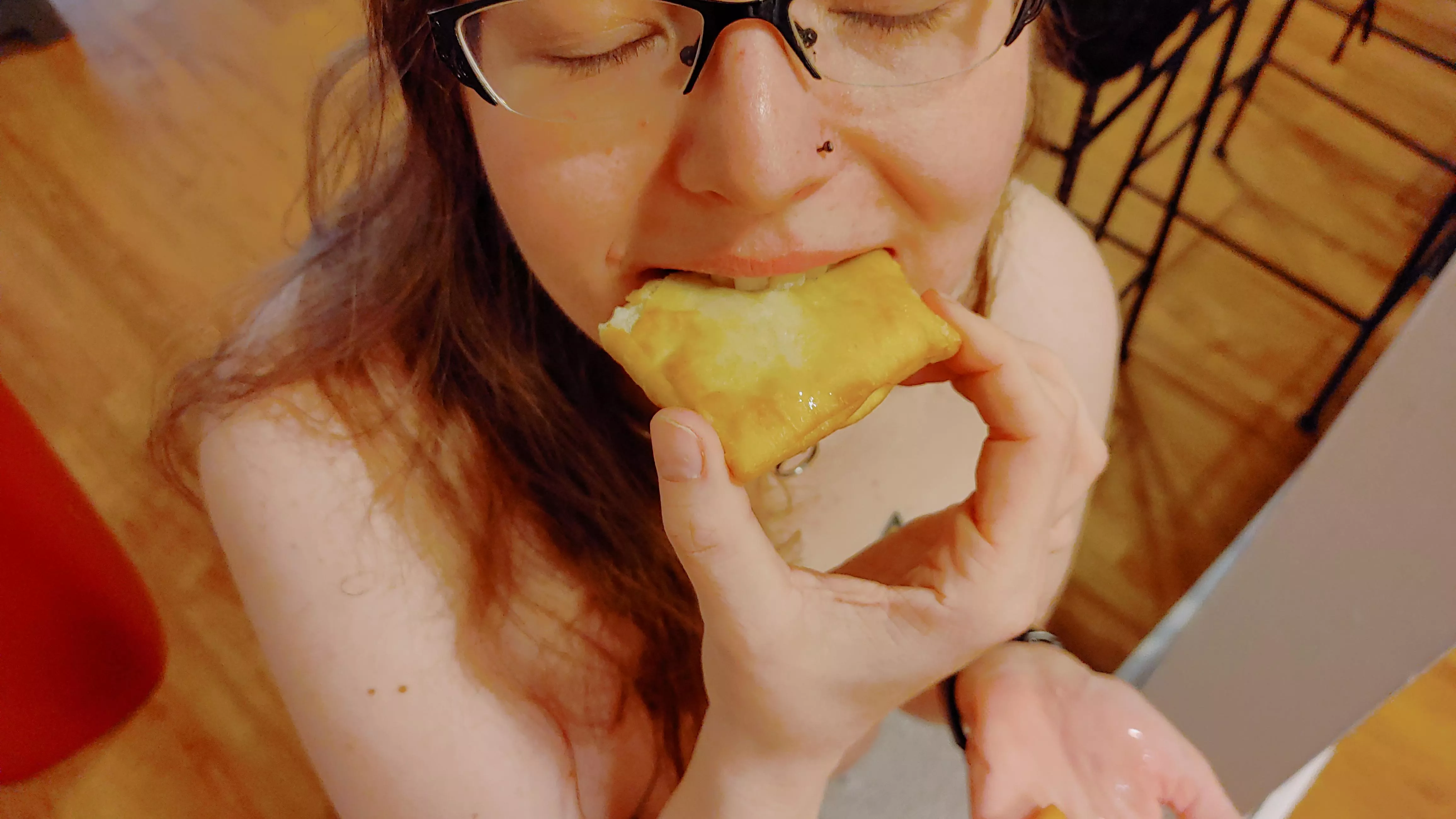 Toaster pastry? Fresh cum for icing? One happy slave? 🥰