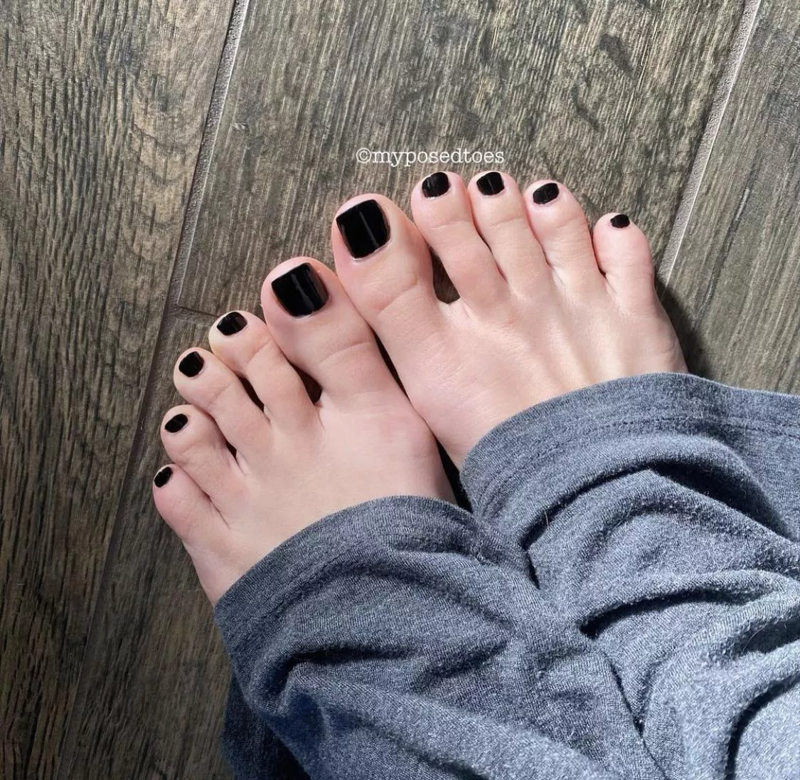 Toes peeking out of comfy pants 😊