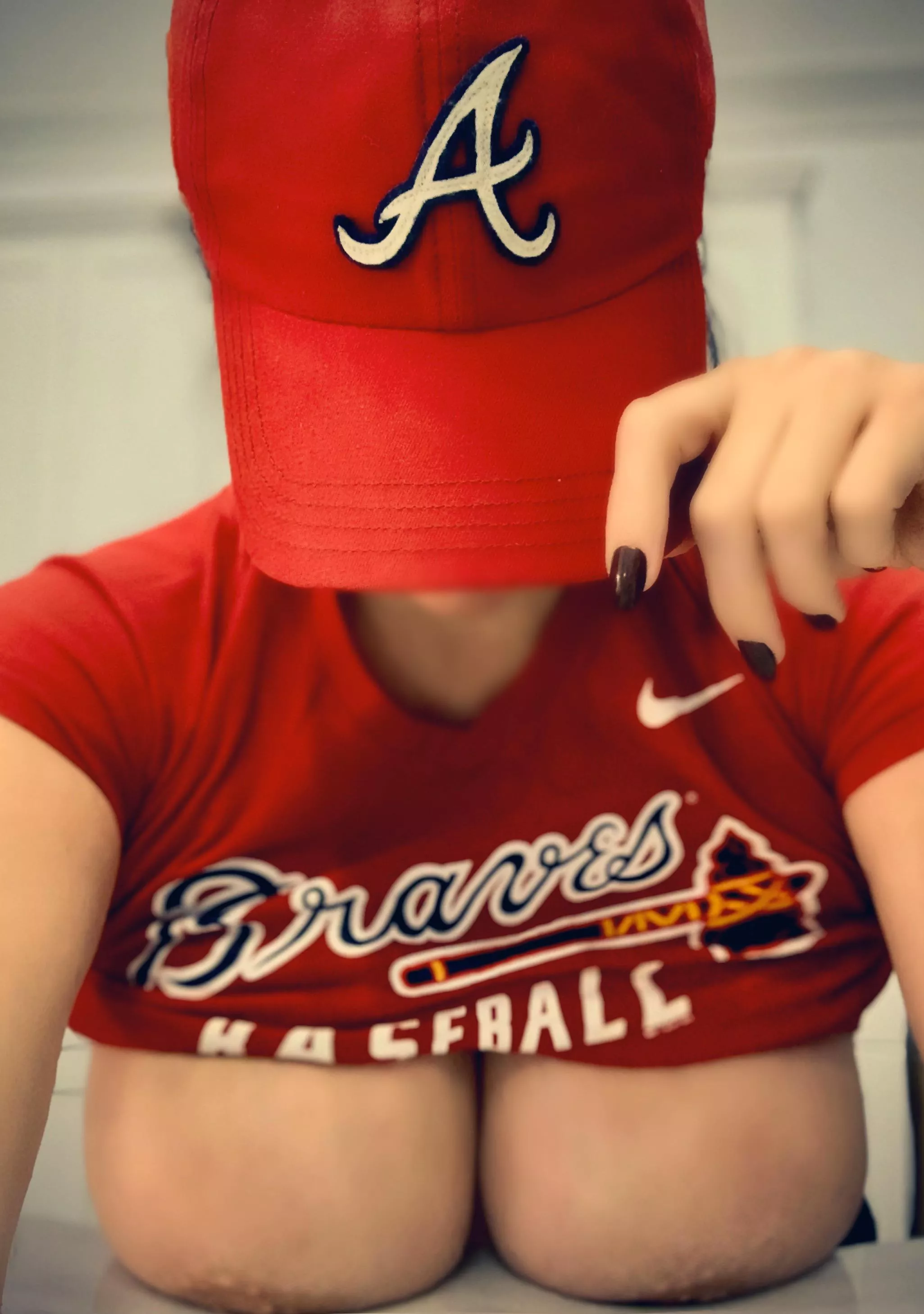 Tonight is the red out game in Atlanta!! Pulled out all of my red, but thatâ€™s not all that popped out! Go Braves! âš¾ï¸ðŸ’¦âš¾ï¸