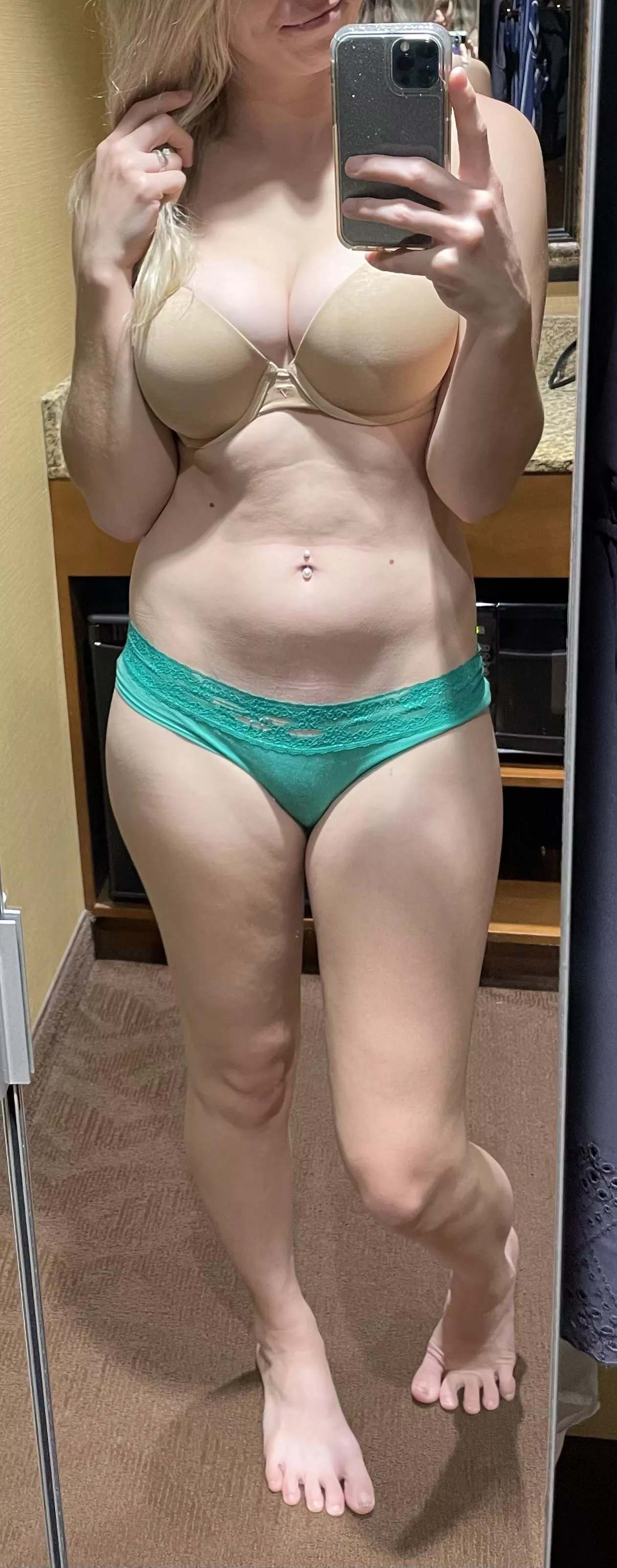 Trading my 28 yo hotwife. I will NOT share nudes with face. Will share clothed face. She’s a true hotwife. Looking for lt trade abd chat. No bbw please. Bi is a plus. If interested hmu with age and location day trade