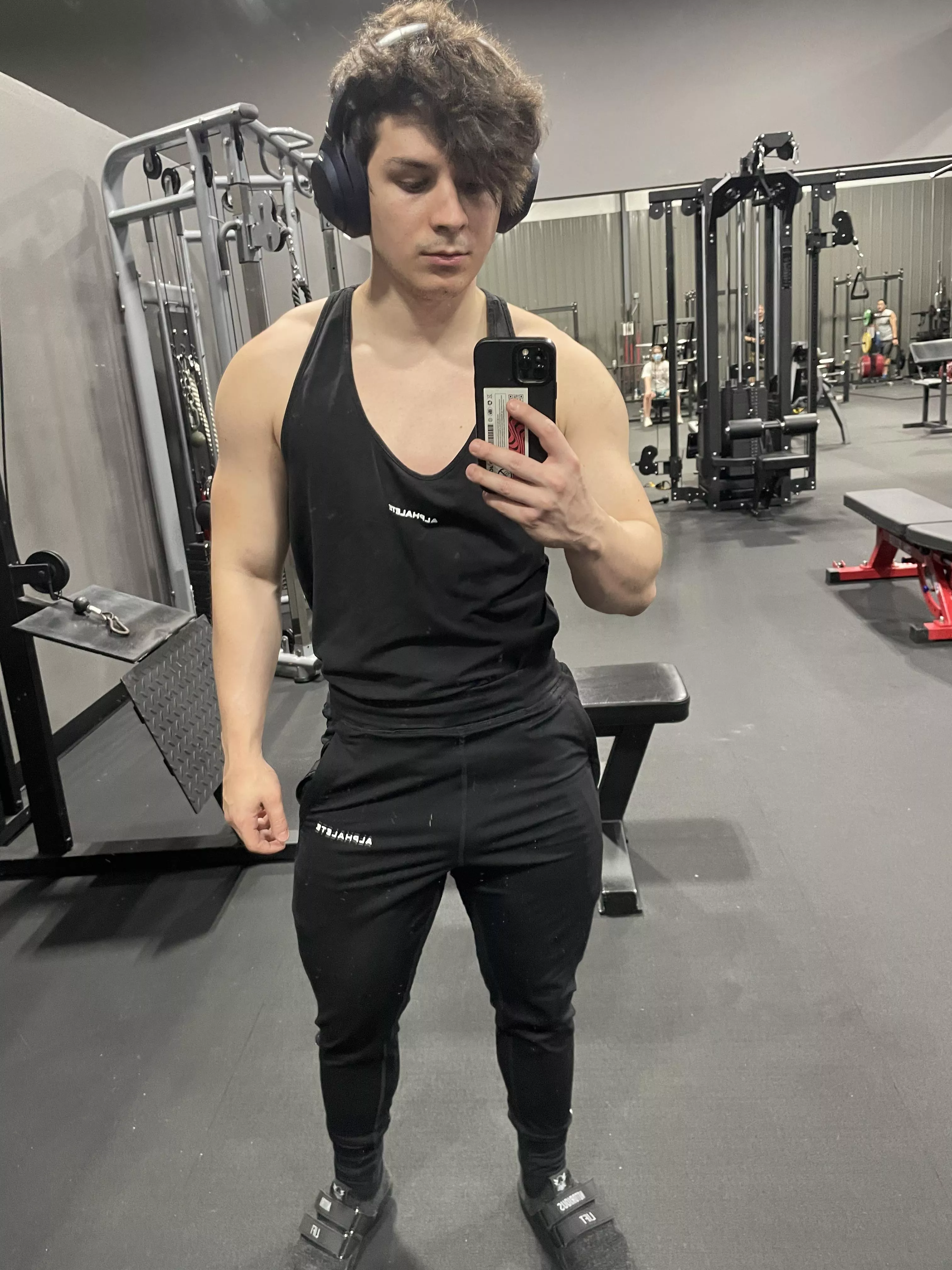 Training to clap cheeks 😈