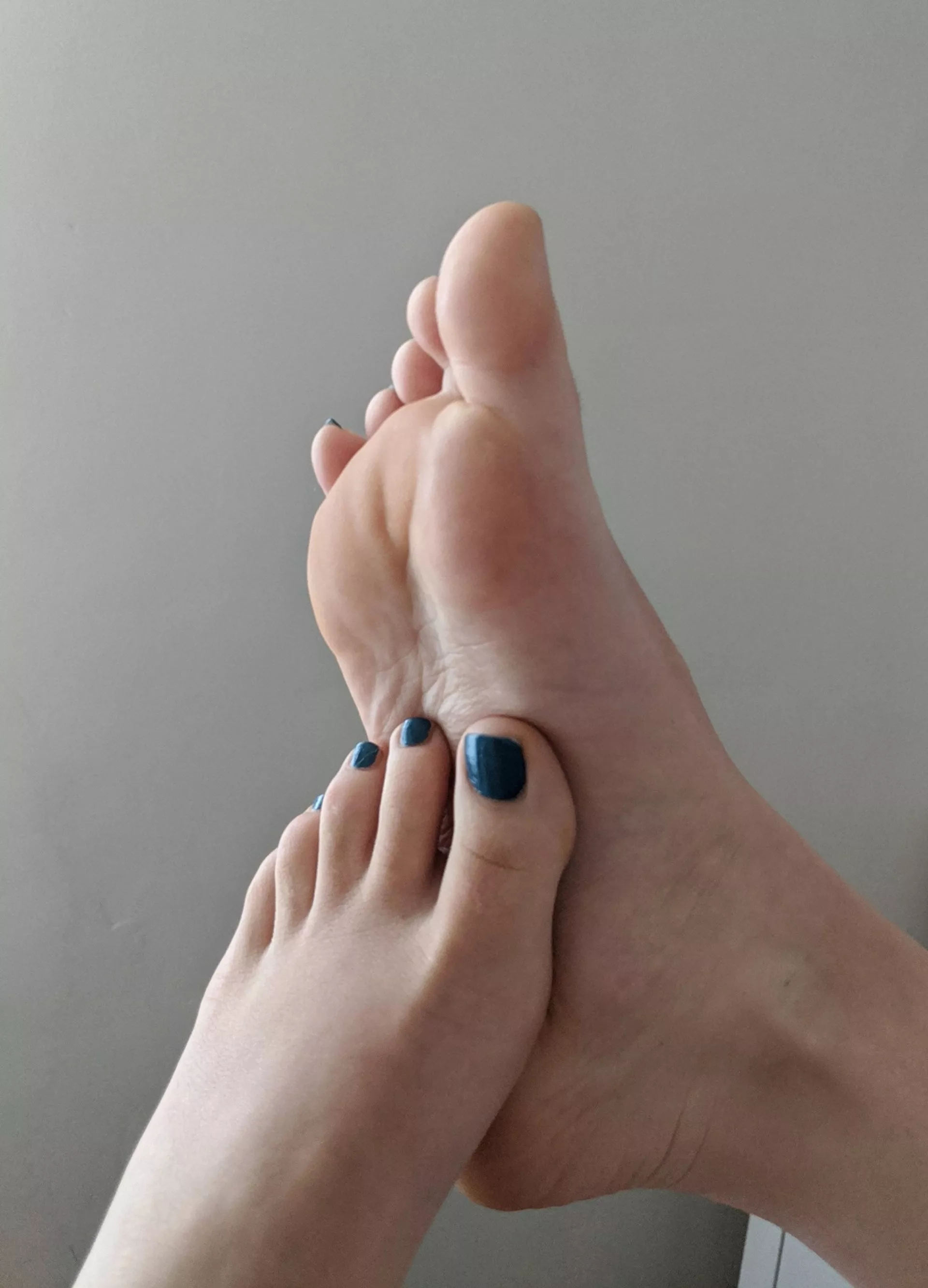 Treating you to both soles and soles in your face, the real question is which will you kiss first? ðŸ¤­