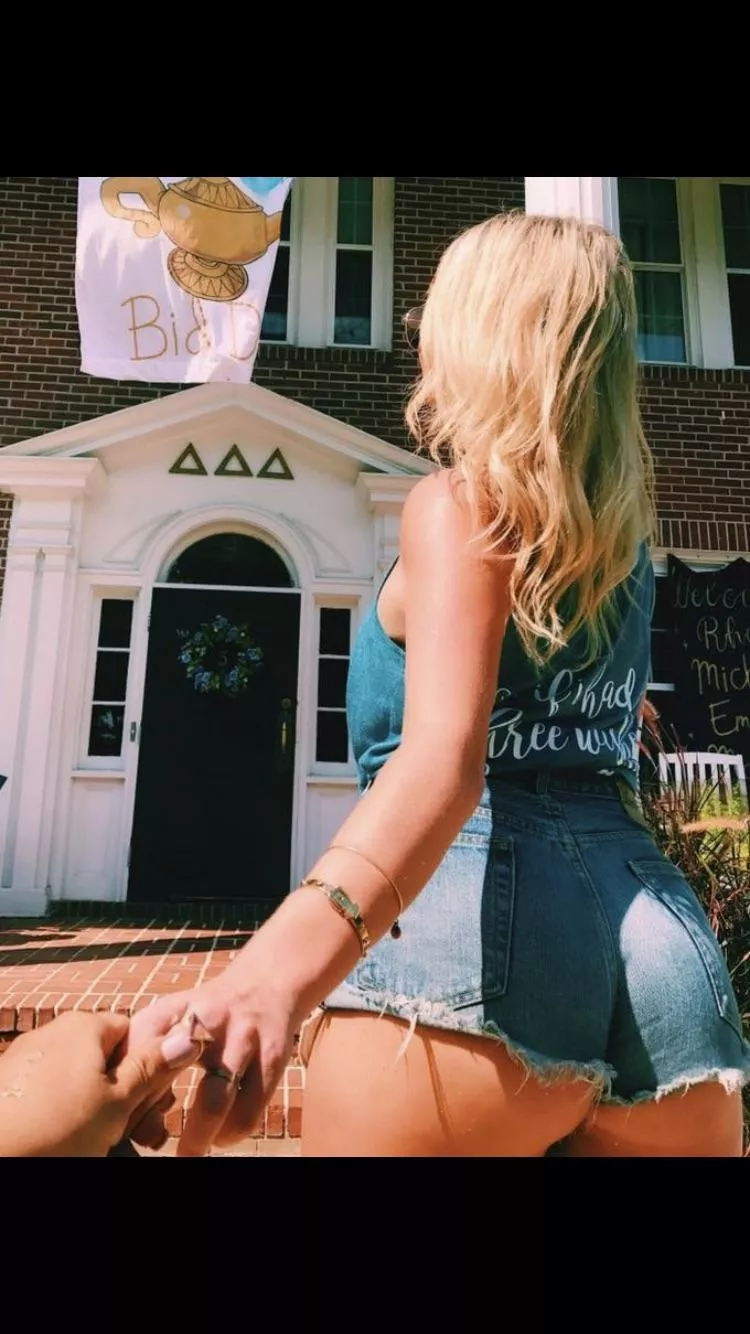 Tri delta boooty