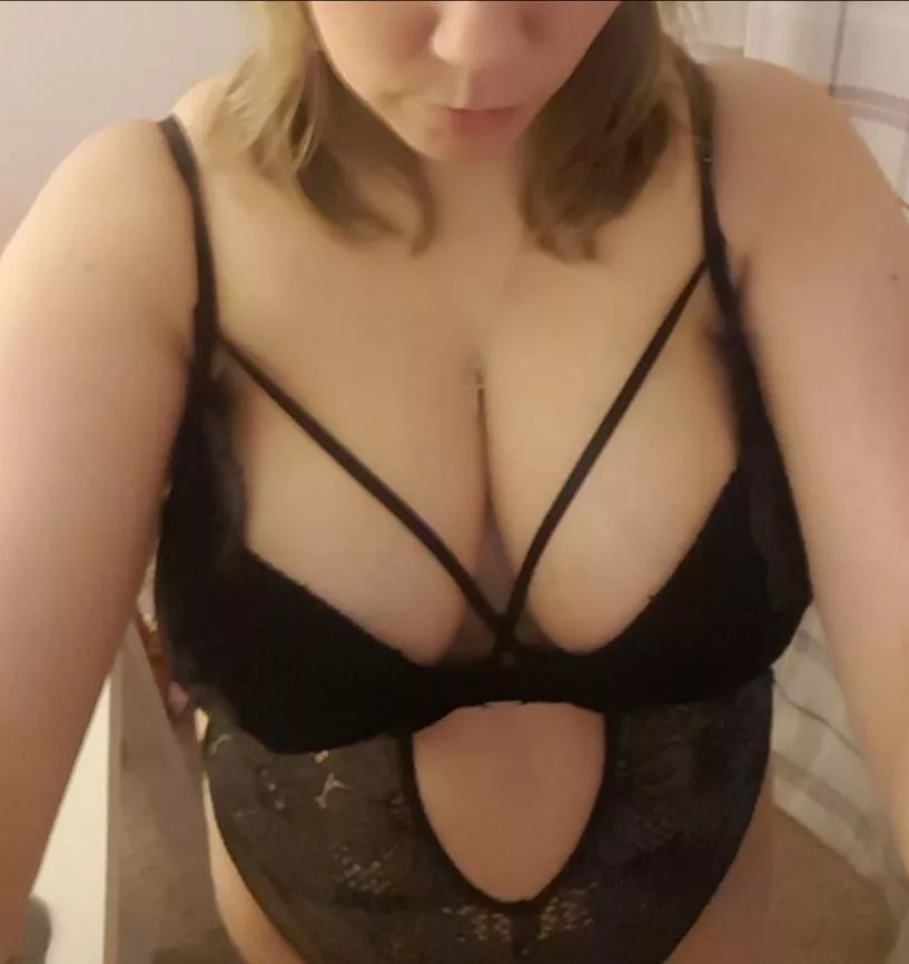 Tribute my wife for her nudes. Kik is characterblow1