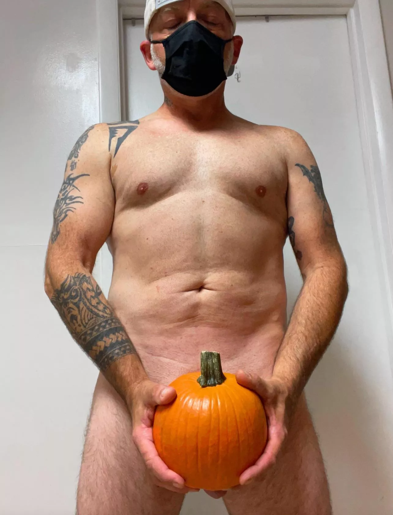 trick or treat (45) (M)