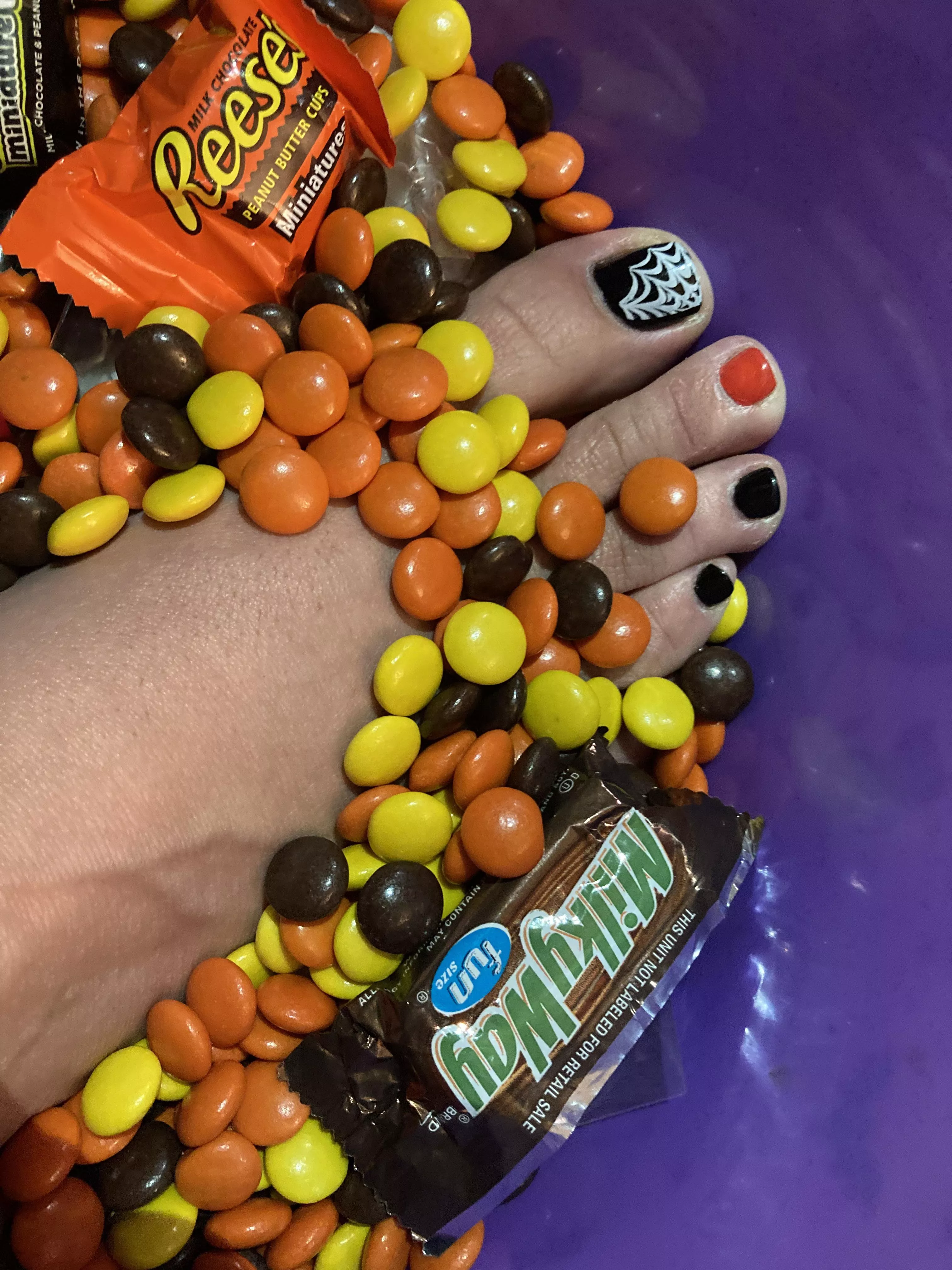 Trick or treat 🎃 Smell my feet