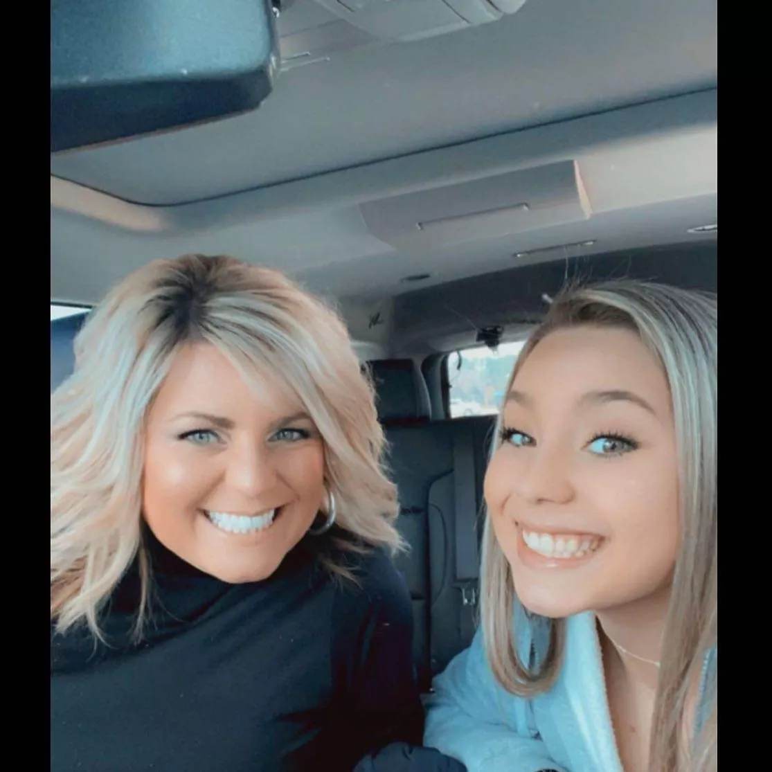 Two sexy blondes 🖤🤍 beautiful mother/daughter duo