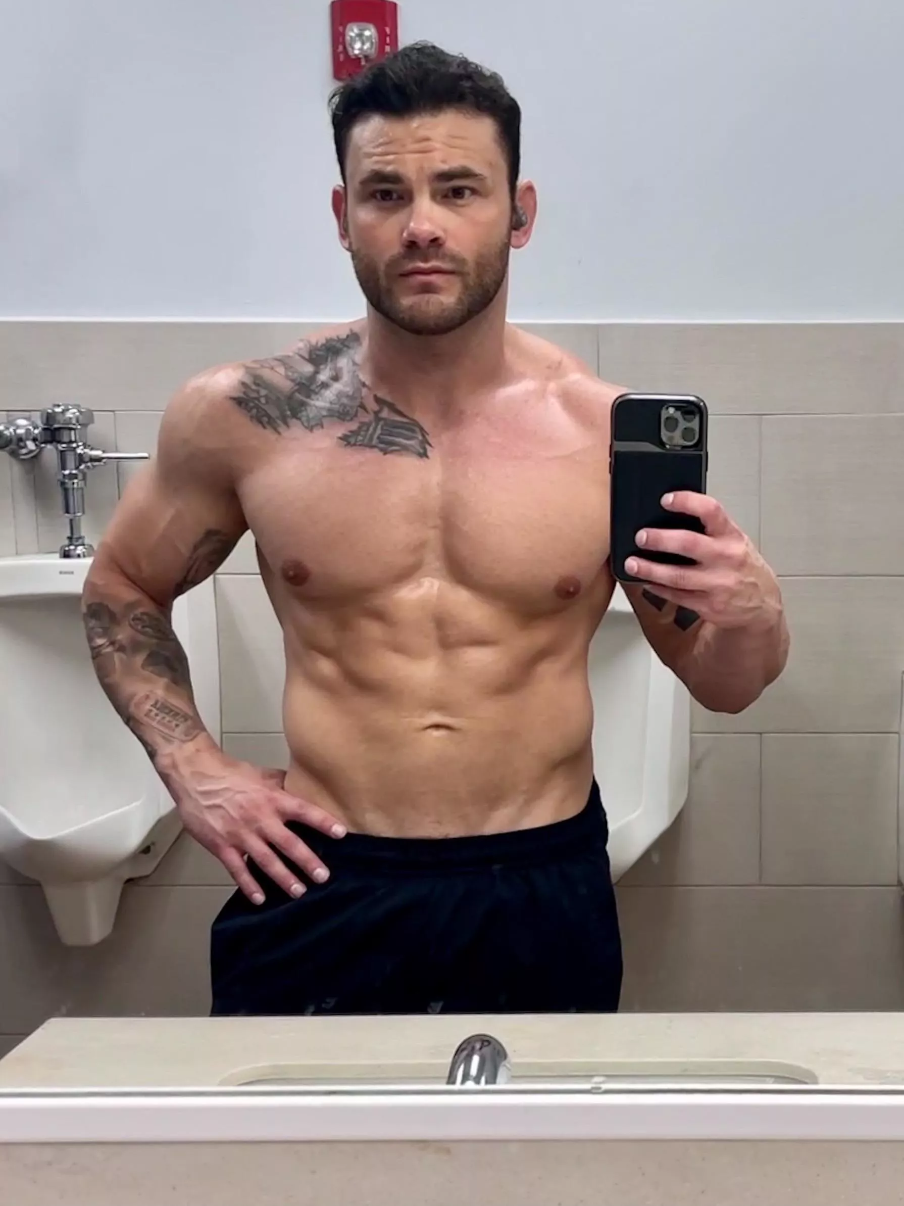 Typical gym bathroom selfie.