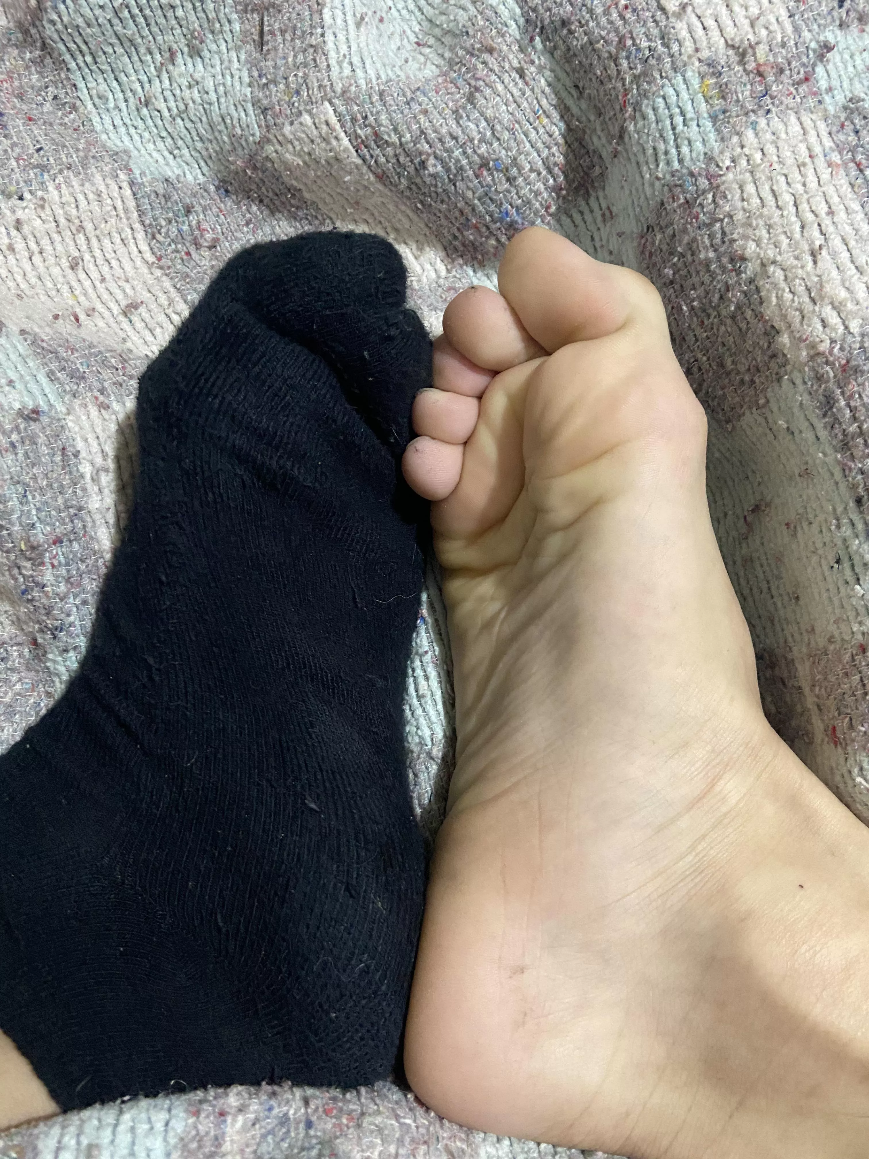 u prefer with or without socks? ðŸ™ˆ taste good anyways ðŸ˜ðŸ˜‹ dms/pms r welcome