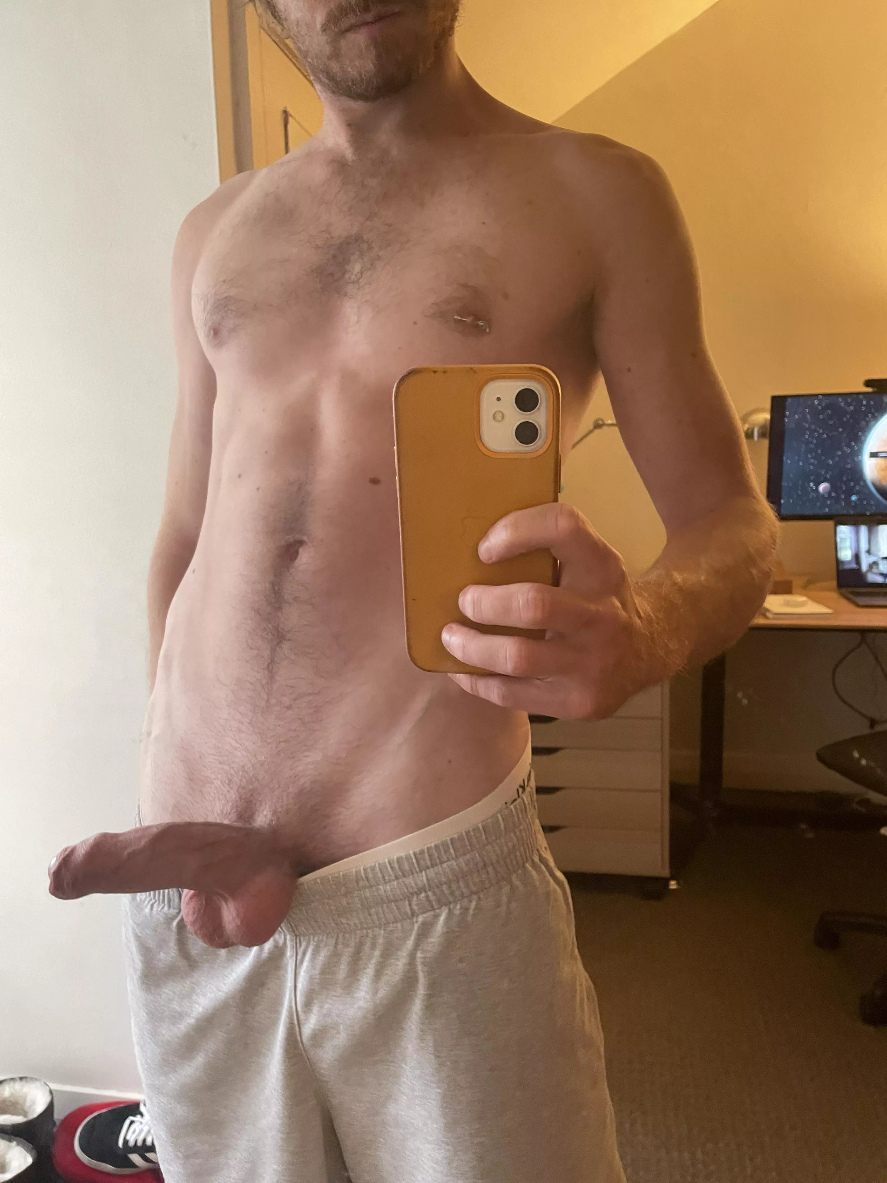 Uncut Aussie cock at your service ðŸ‘‡