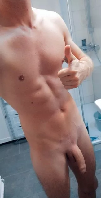 🇩🇪 uncut cock, fit body