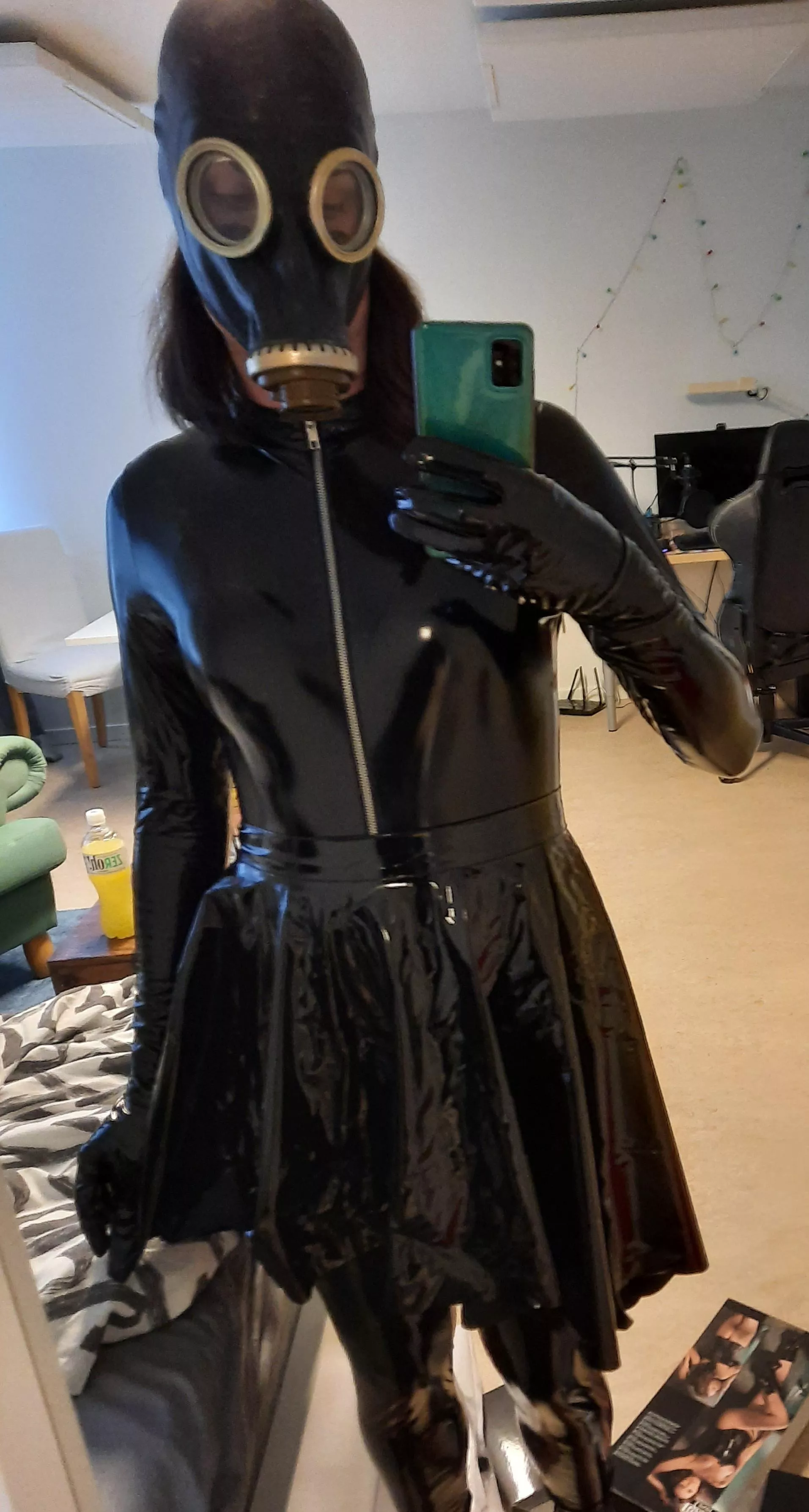 Unsure if this fits here since I only wear a gasmask and not a latex hood