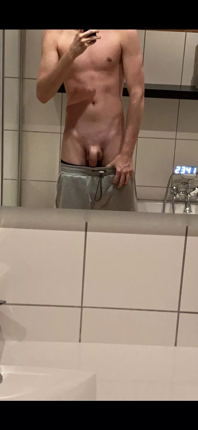 Upvote if you want a free nudeðŸ¤­