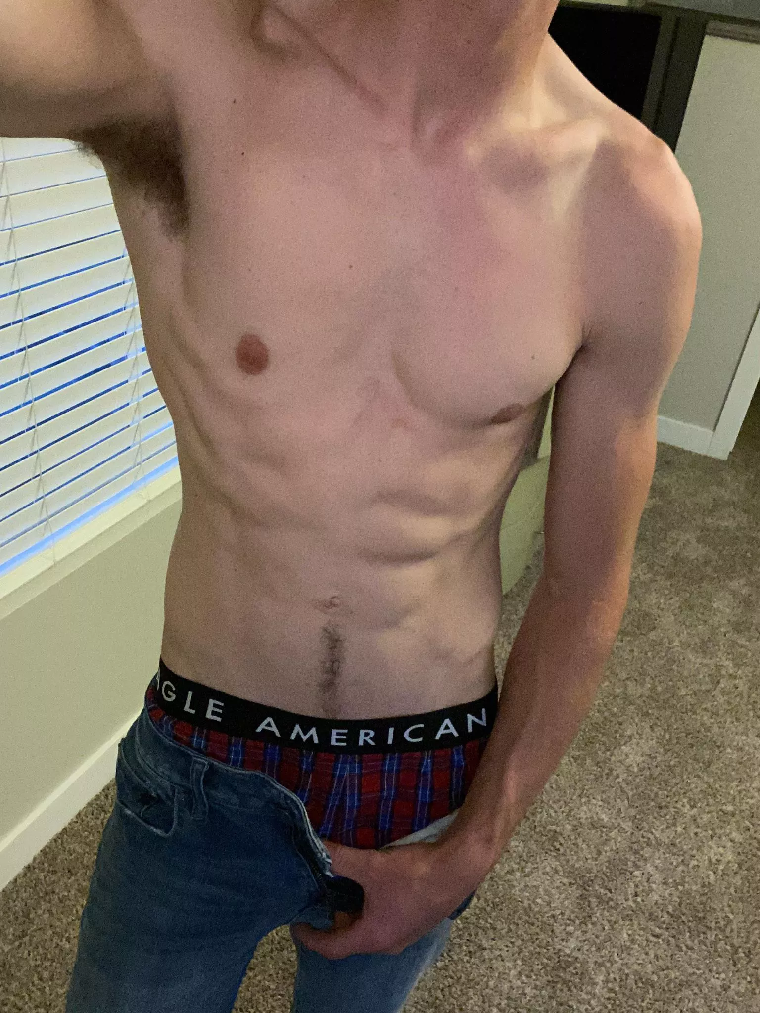 Upvote if your into skinny guys ðŸ˜Œ