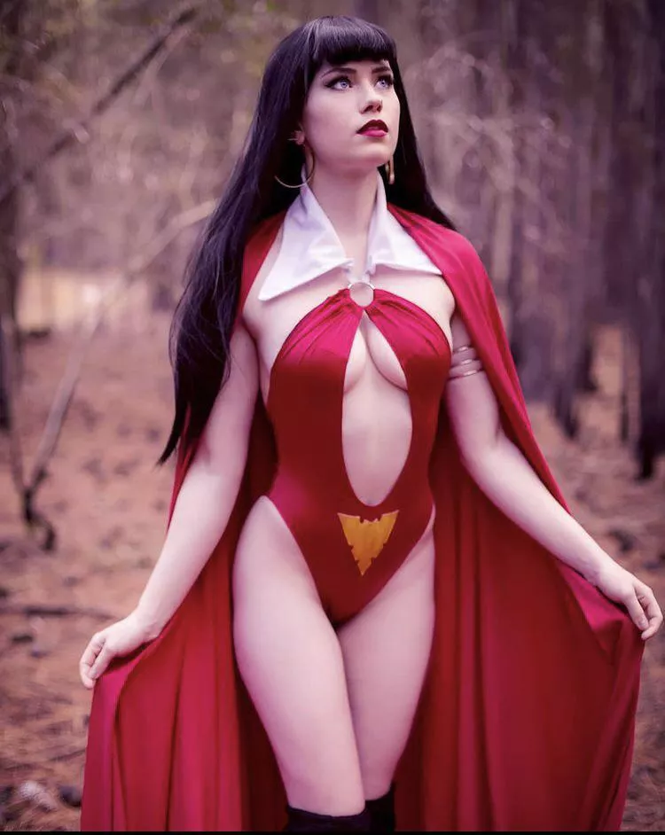 Vampirella by Nichameleon