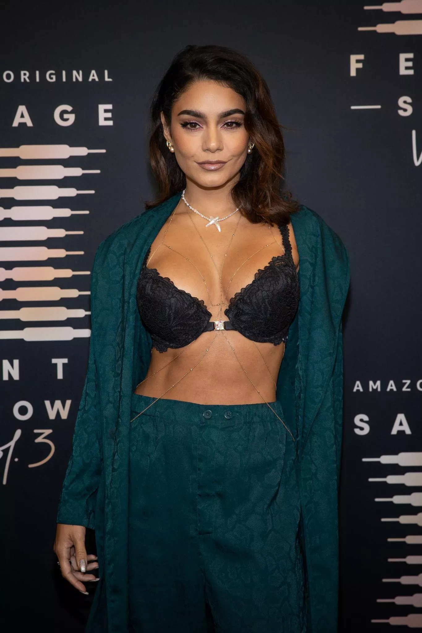 vanessa hudgens tight body drives me crazy ðŸ¤¤