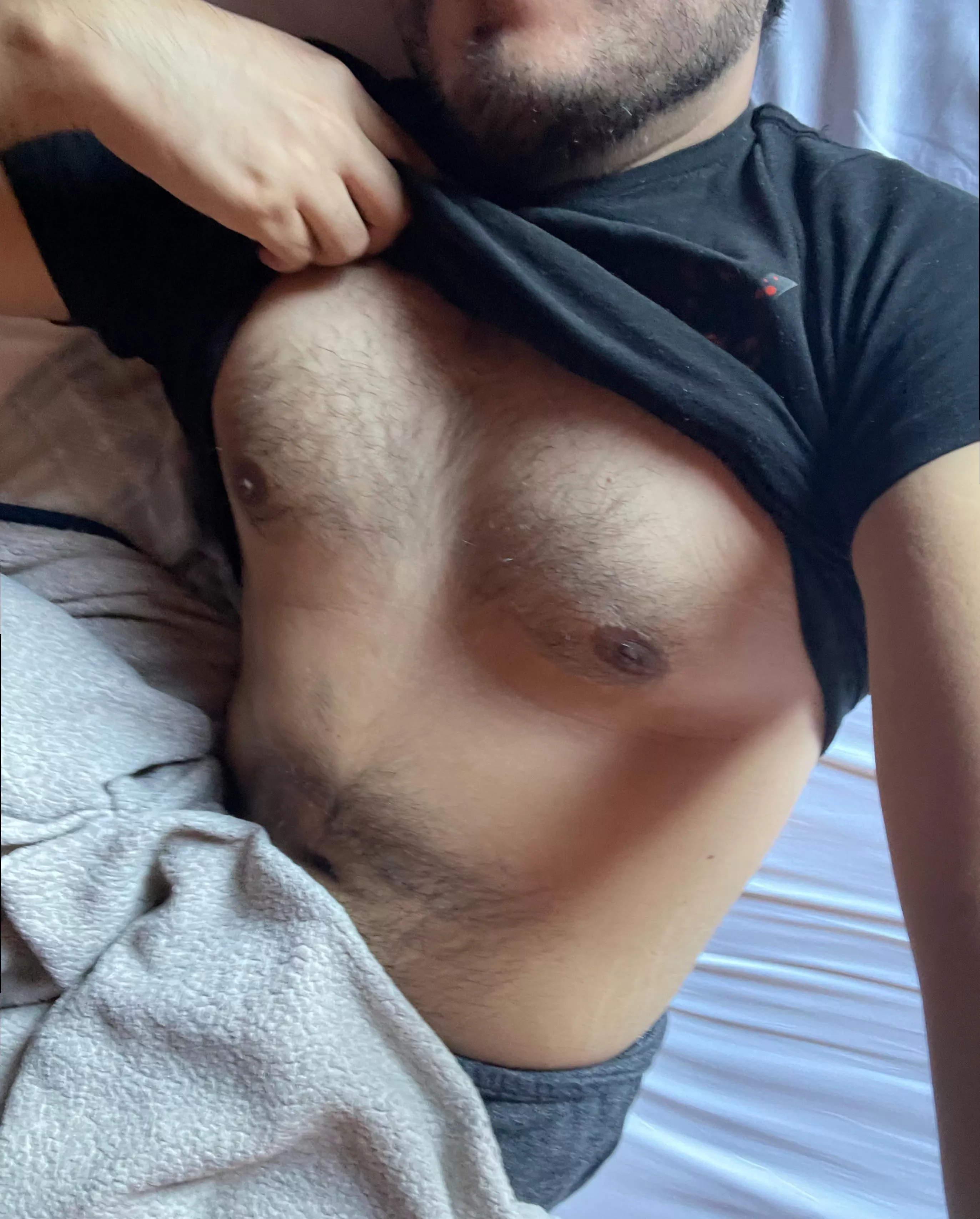 Very hot rn, I need someone to suck these hairy man tits dry 🐮