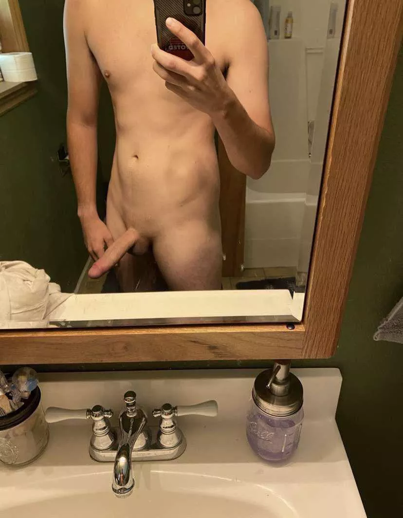 Wanna come play with me in the bathroom while people are over? ðŸ˜ˆðŸ¥µ [m] 24