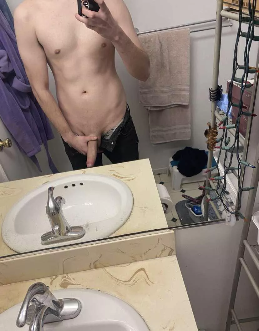 Wanna come play with me in the bathroom while people are over? 😈🥵 [m] 24