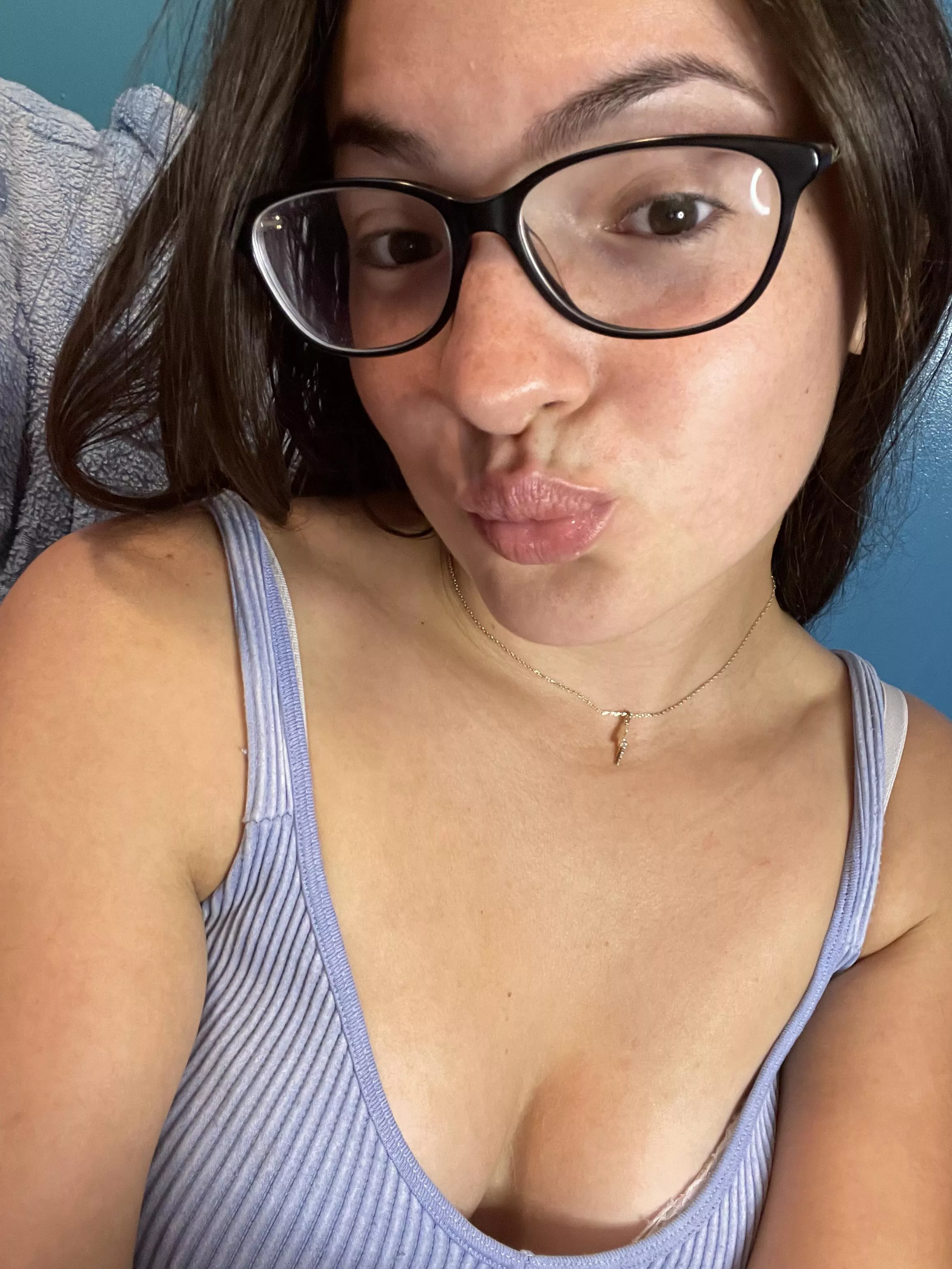 Wanna cum on my face?😜