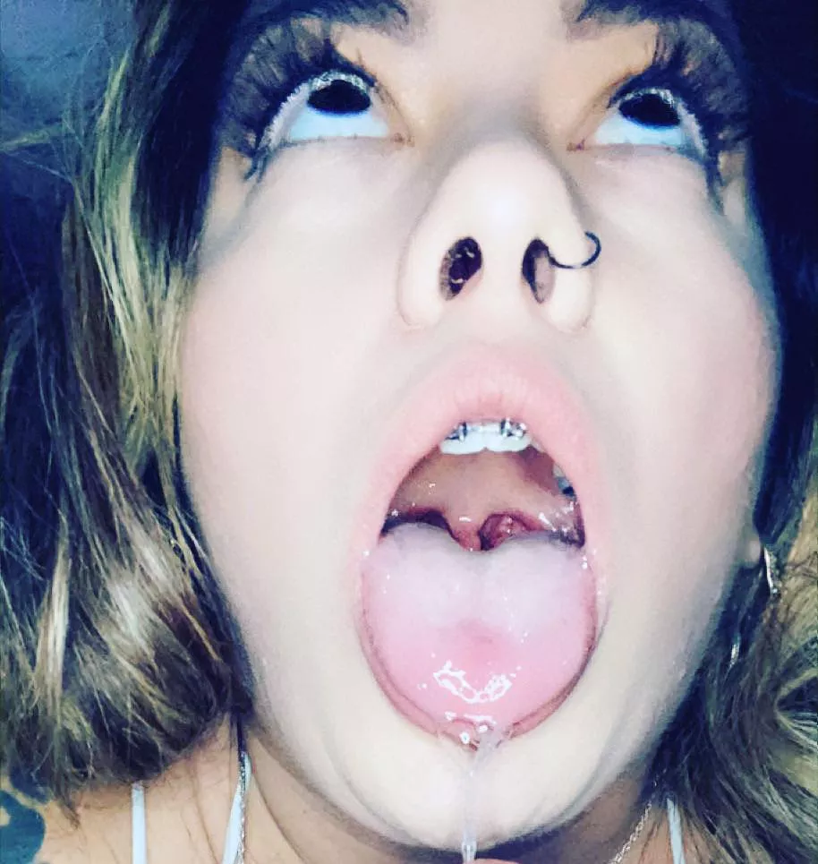 Wanna fuck my latina throat?