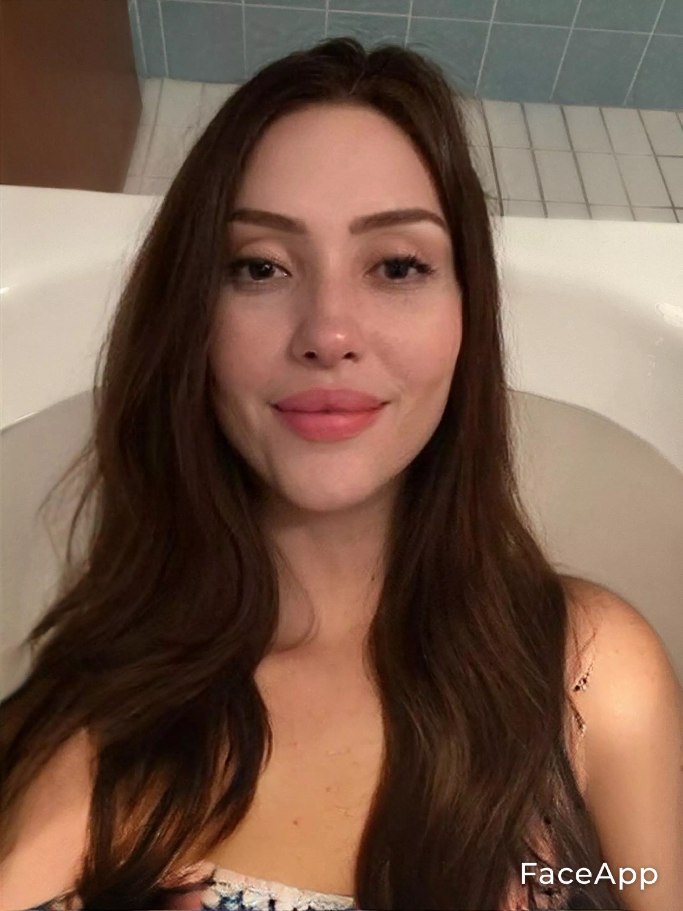 Wanna take a bath with me? ðŸ›€ðŸ¥°ðŸ’•(FaceApp)