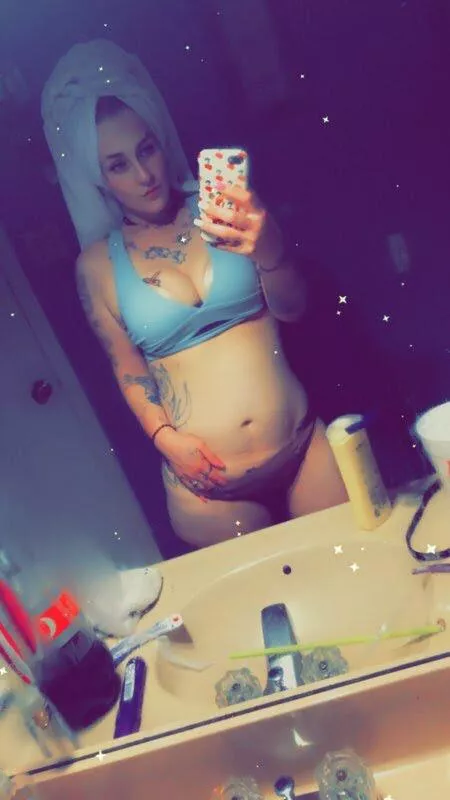 Wants to see more of my sexy mom bod?