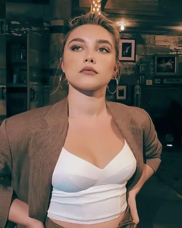 We are living in the Florence Pugh Renaissance