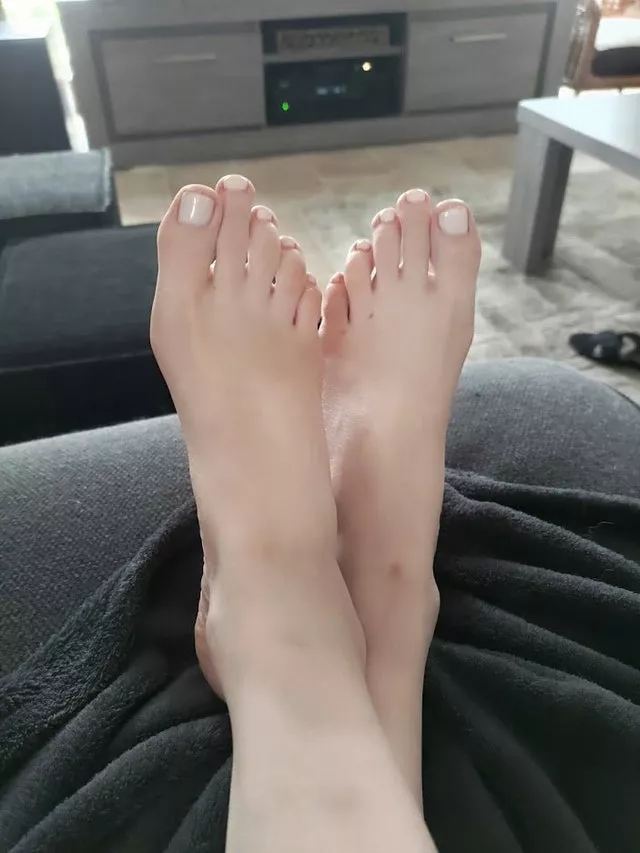 What about a nice feet pic? 😇