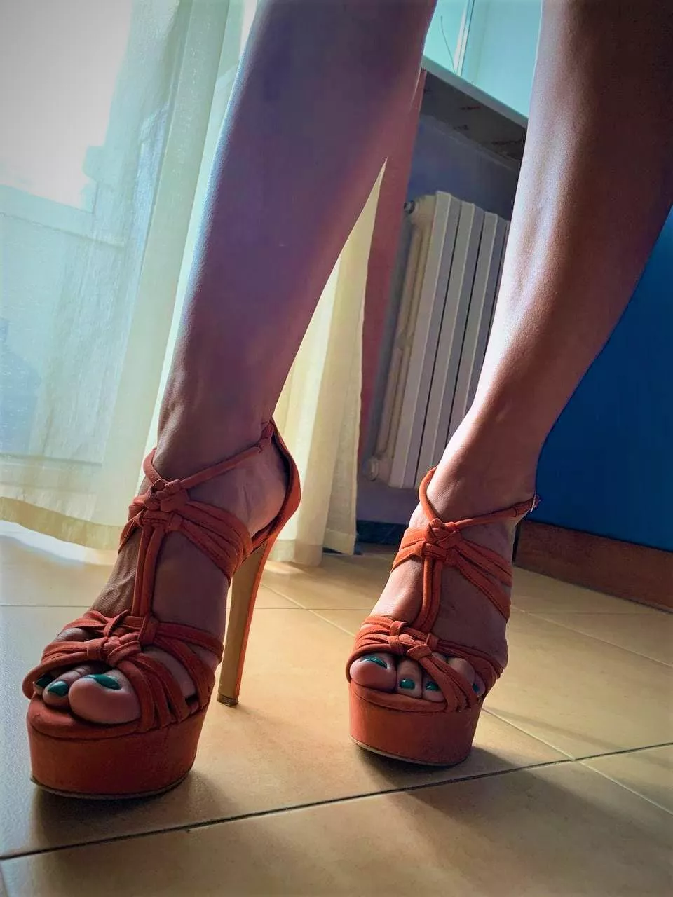 What do you think about my feet in these high heels?ðŸ”¥