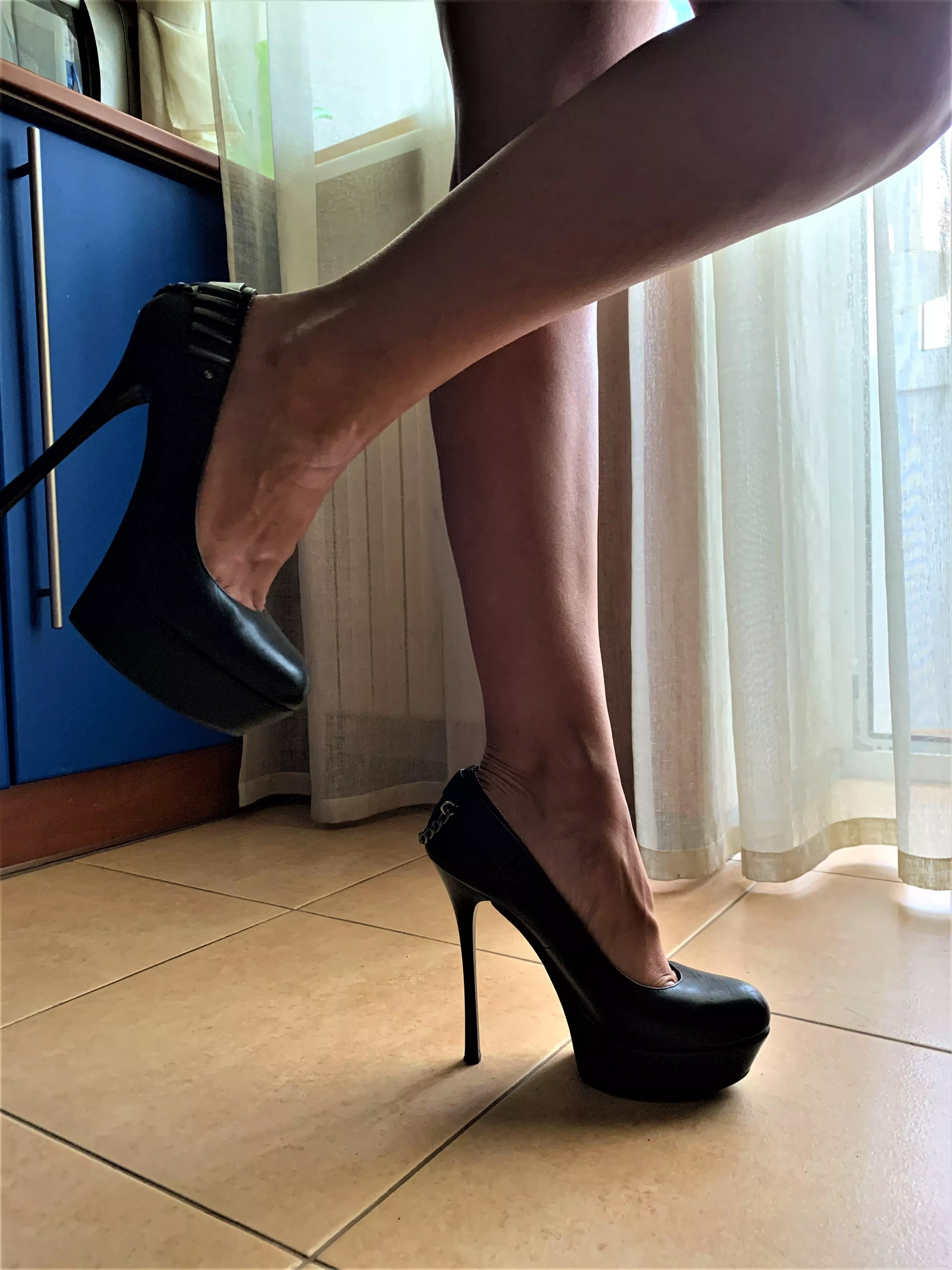 What do you think about this black high heels power?👠💋❤️