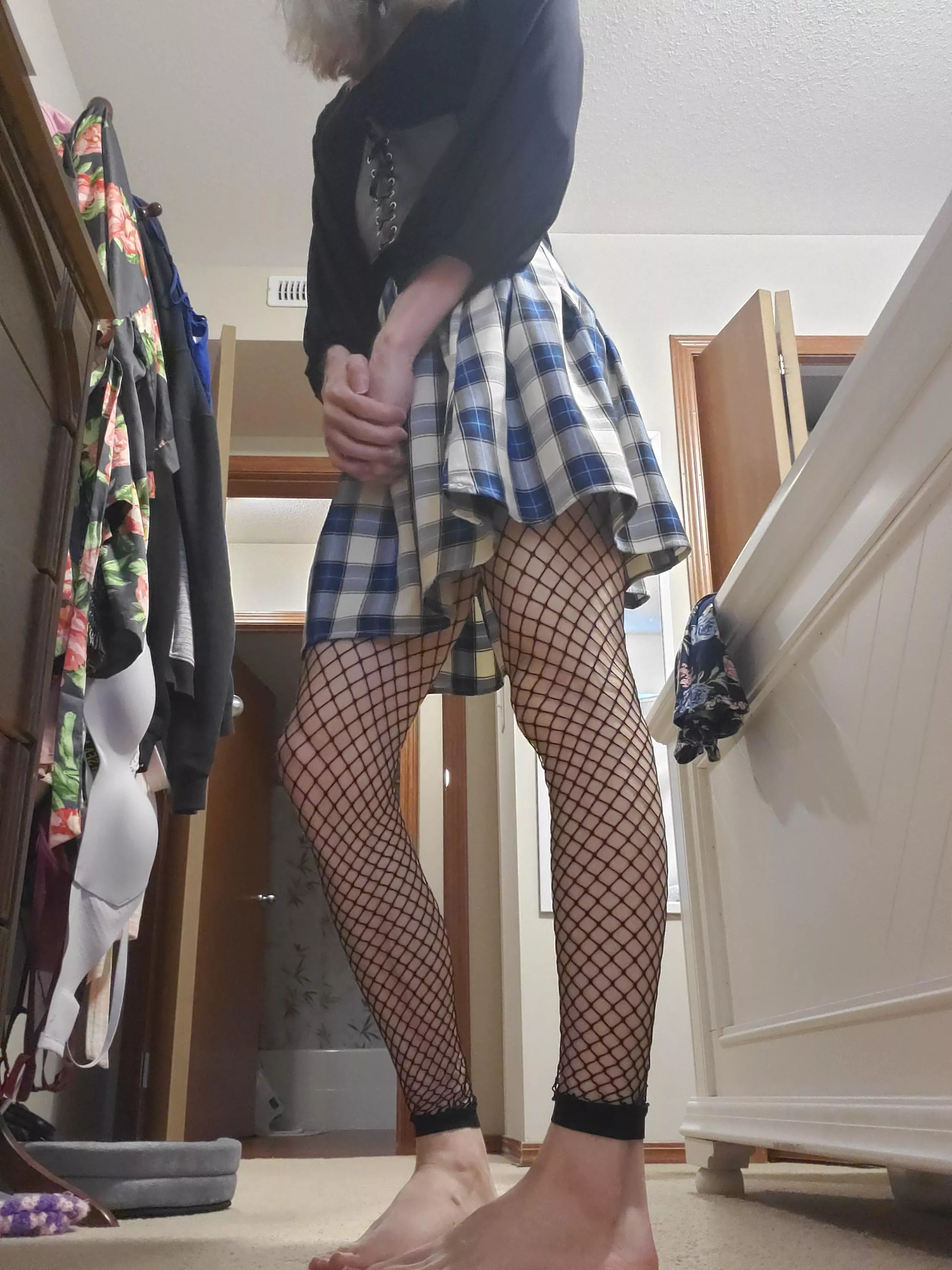 What do you think of me in my fishnets?? 🥺