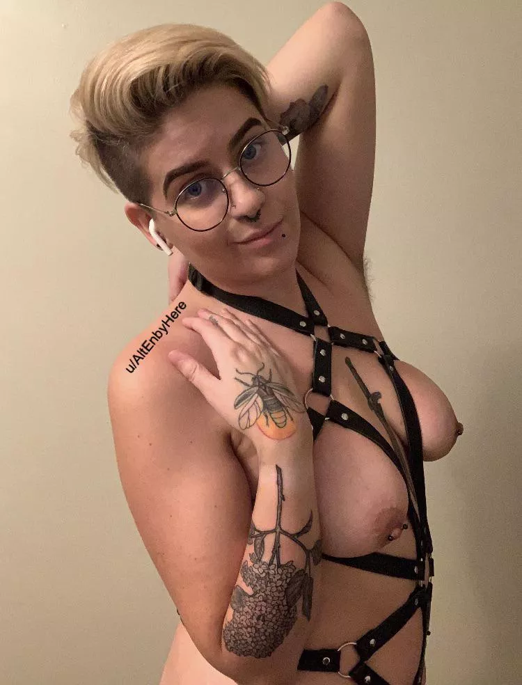 What do you think of my new body harness and tattoos ðŸ˜ˆ [28, Trans non-binary]