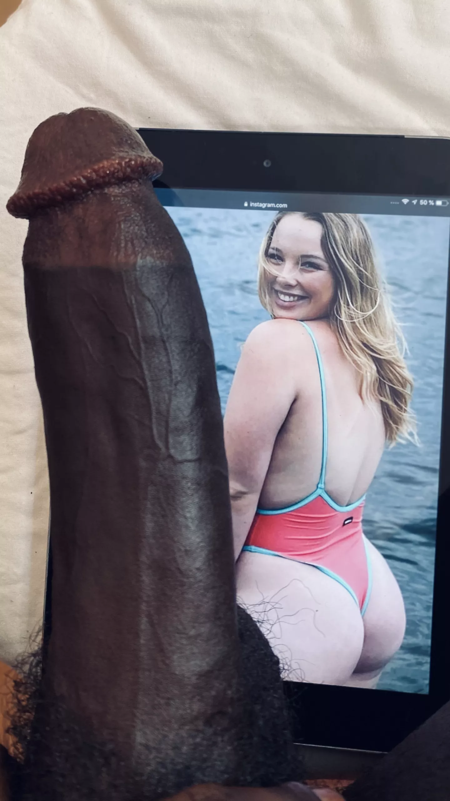 What's better than a fat ass white girl next to a juicy black cock?