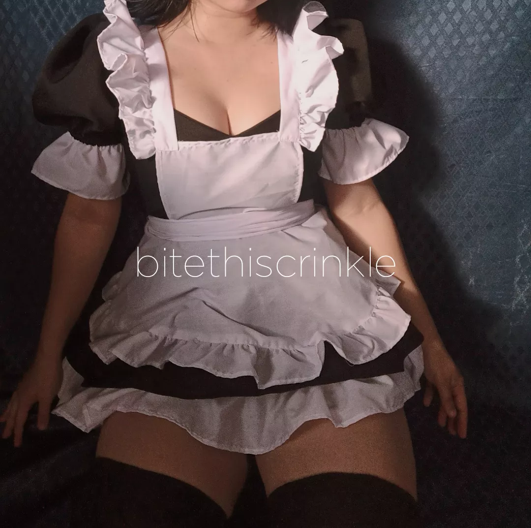 When you are a talented slut! Here's the maid costume I'm currently working on. 🖤