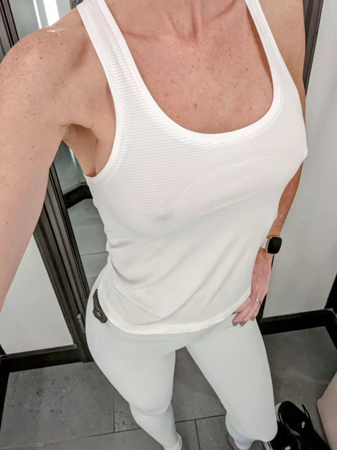 White and tight is always a good braless choice ðŸ¤”