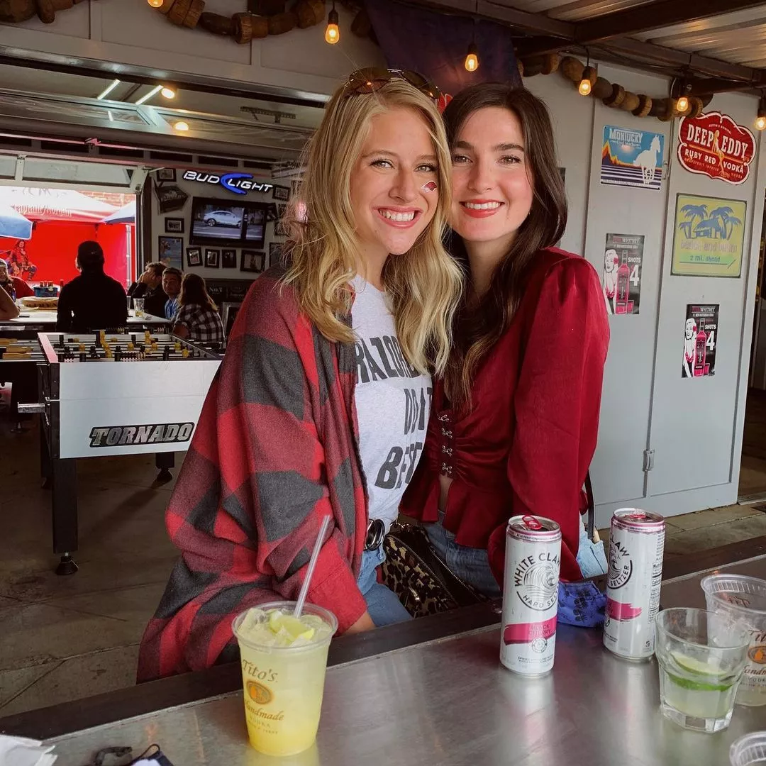 White Claw - Blonde Or Brunette?