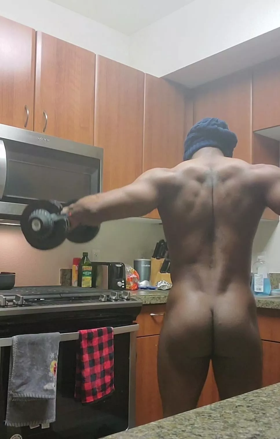 Who else loves naked workouts?